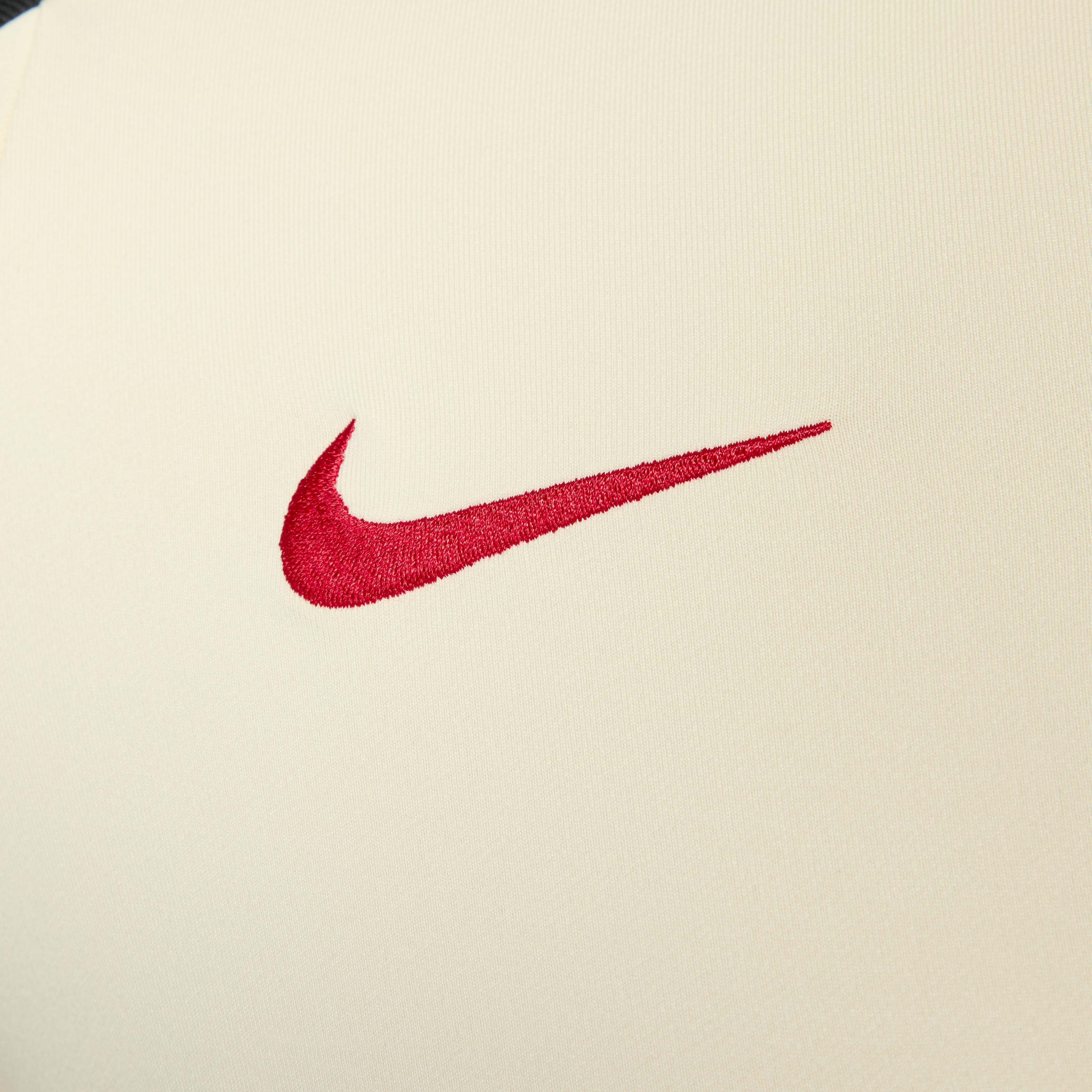 Liverpool F.C. Strike Special Edition image number 4