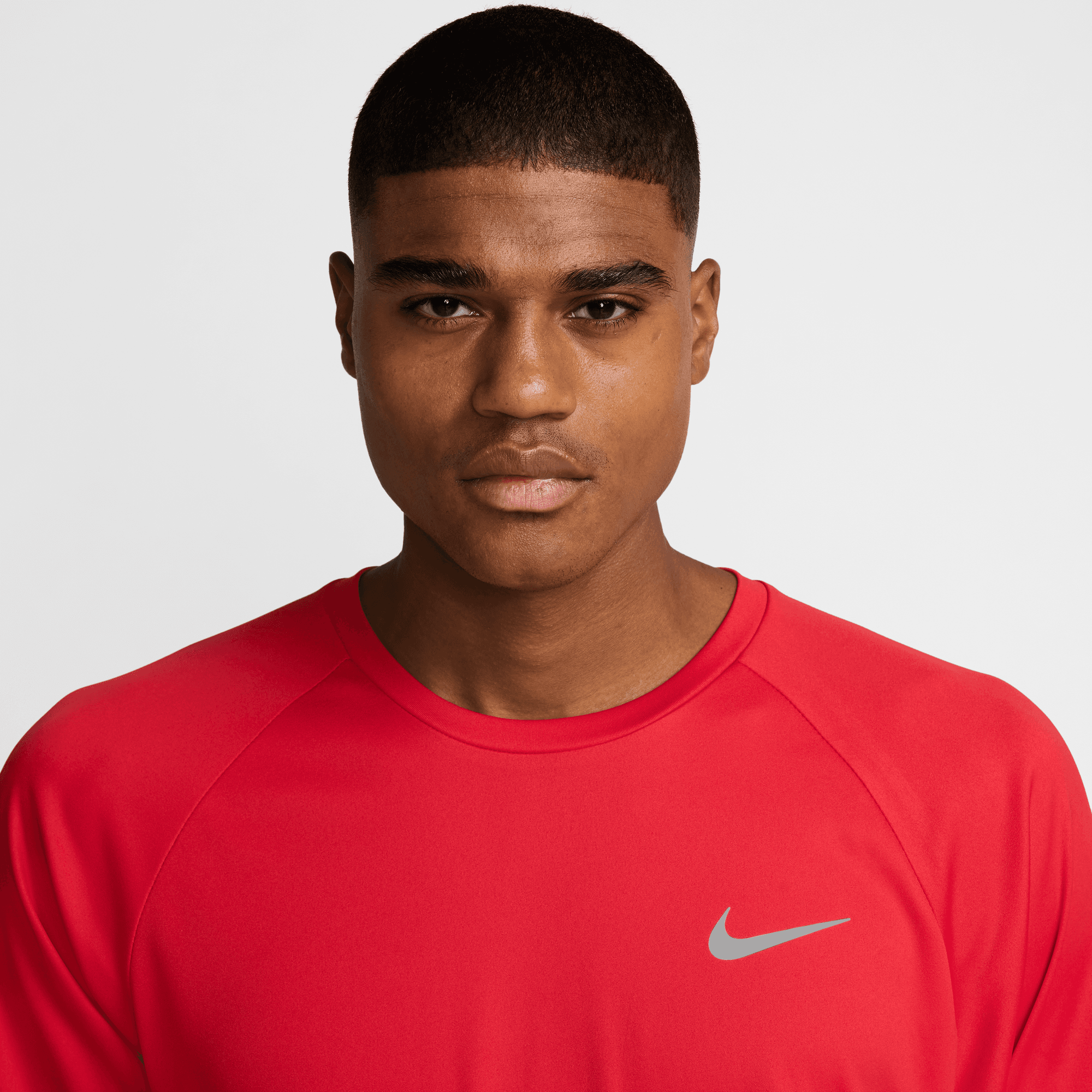 Nike Essential image number 2