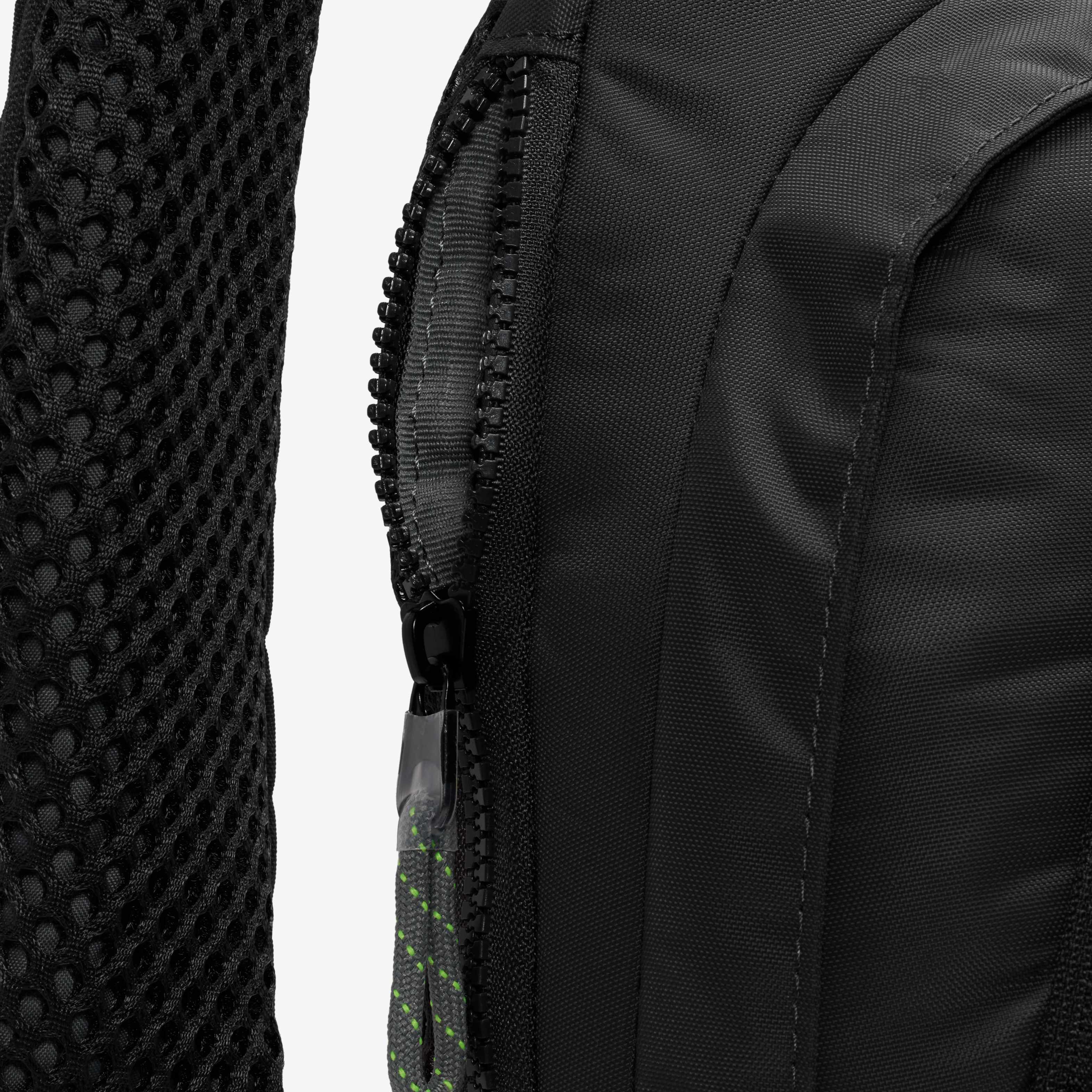 نايكي سبورتسوير ايسنشالز image number 5