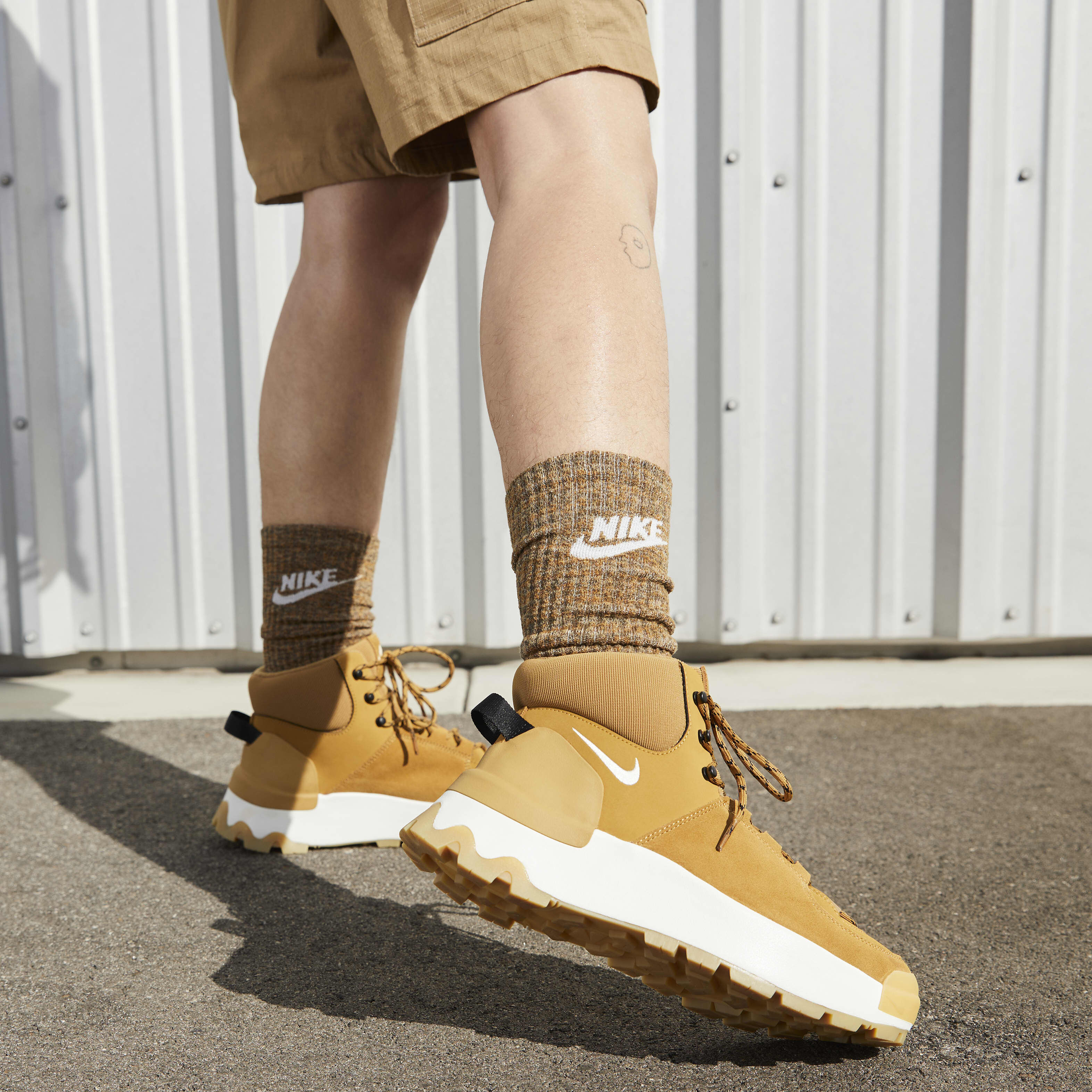 Nike boots beige clearance