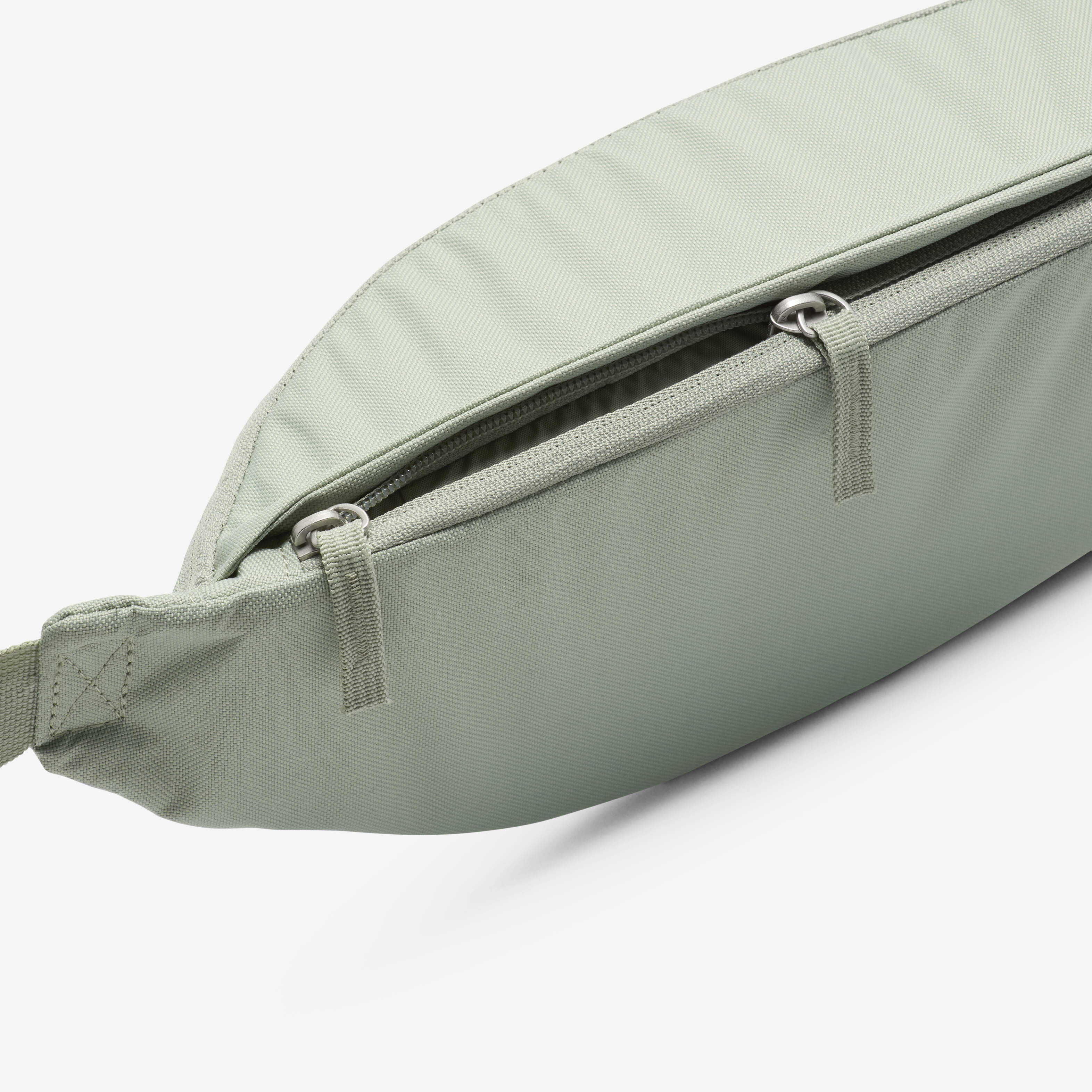 نايكي هيرتج image number 6