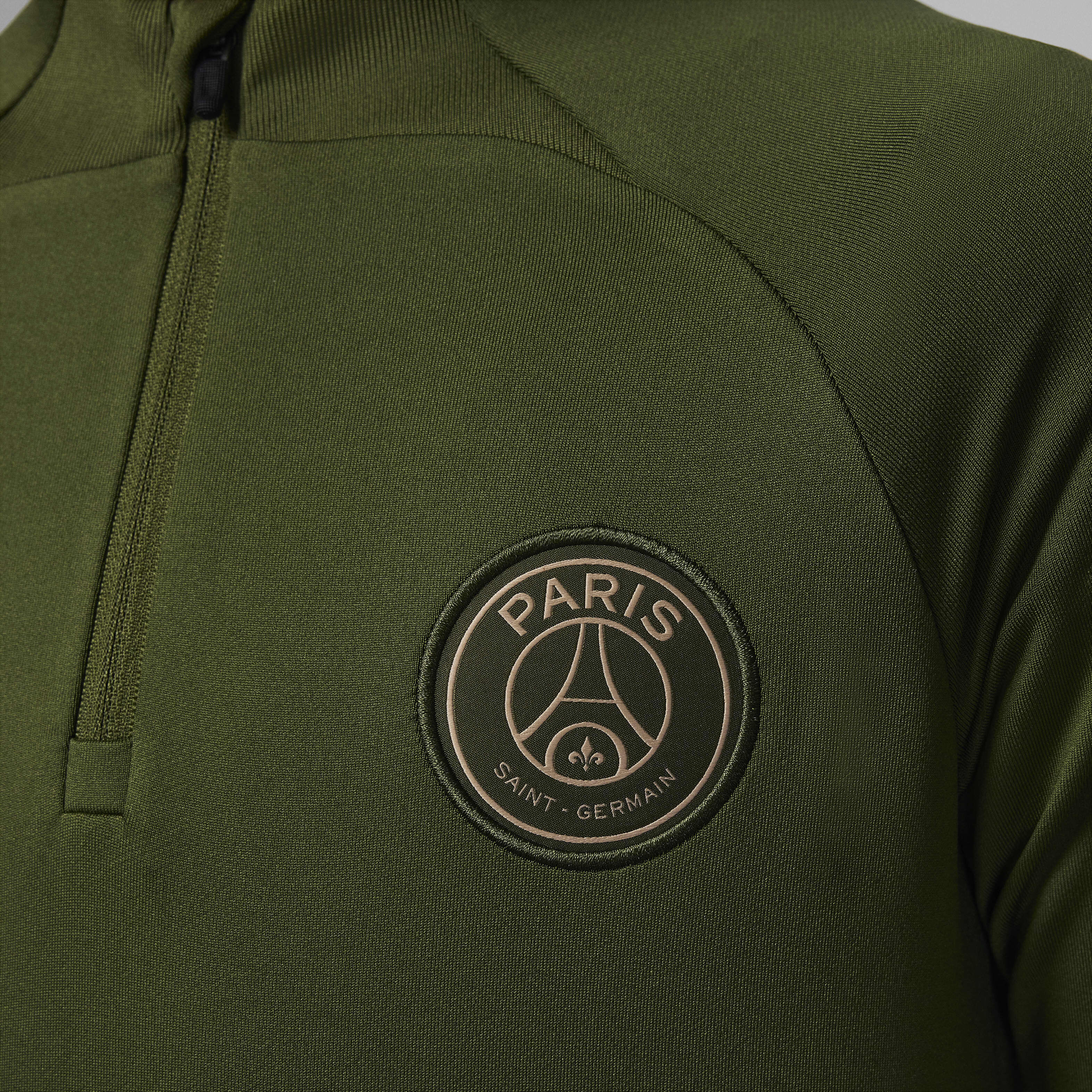 Paris Saint-Germain Strike Fourth image number 3