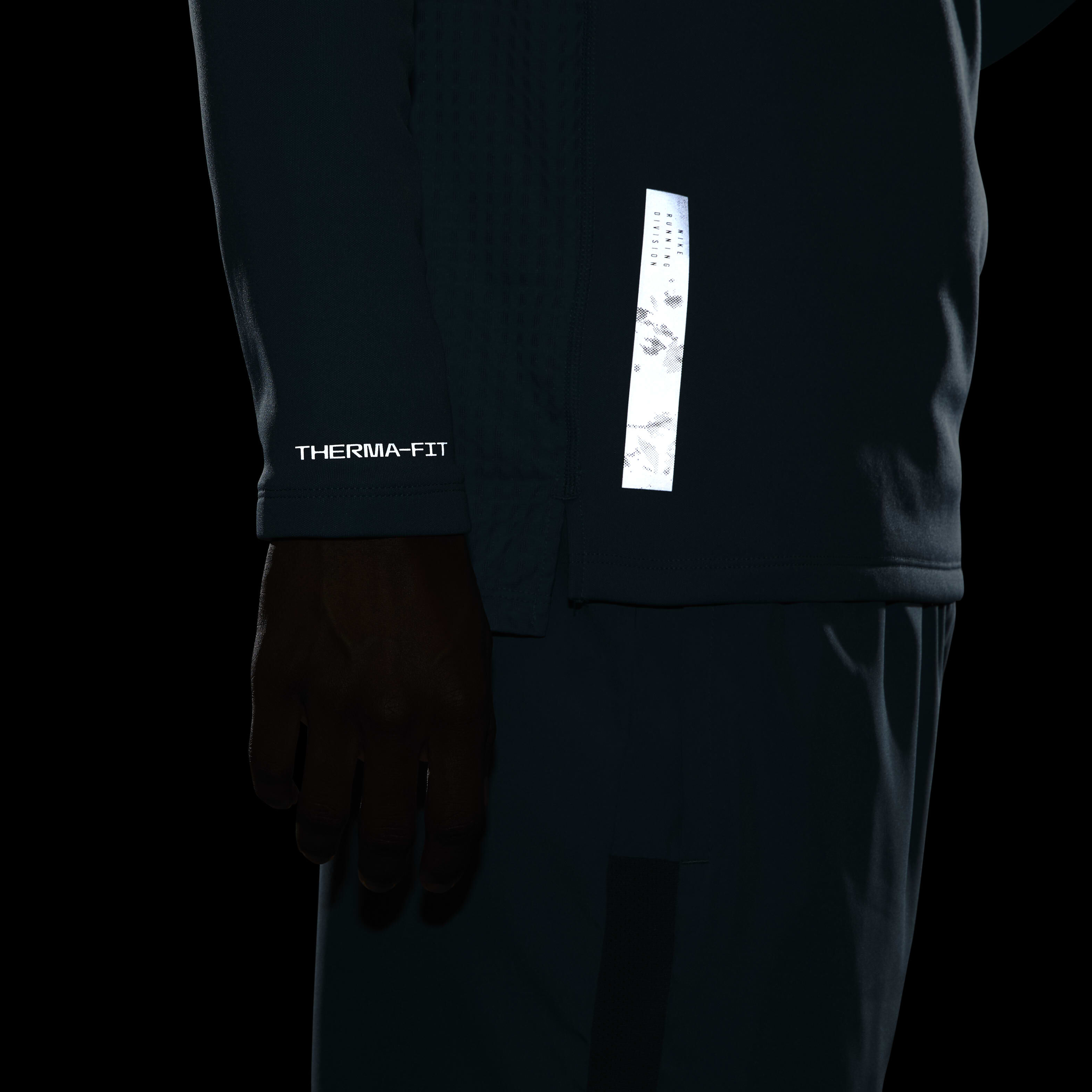 Nike Therma-FIT Run Division image number 9