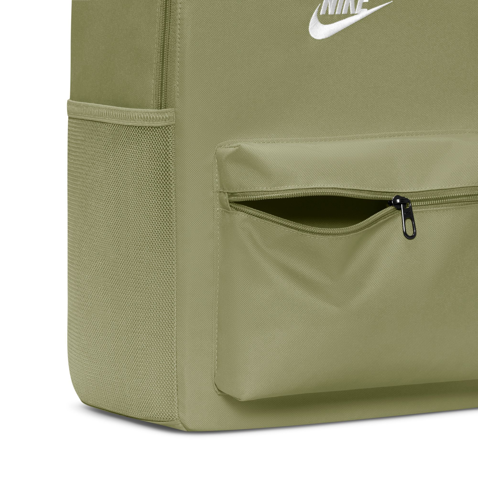Nike Heritage image number 4
