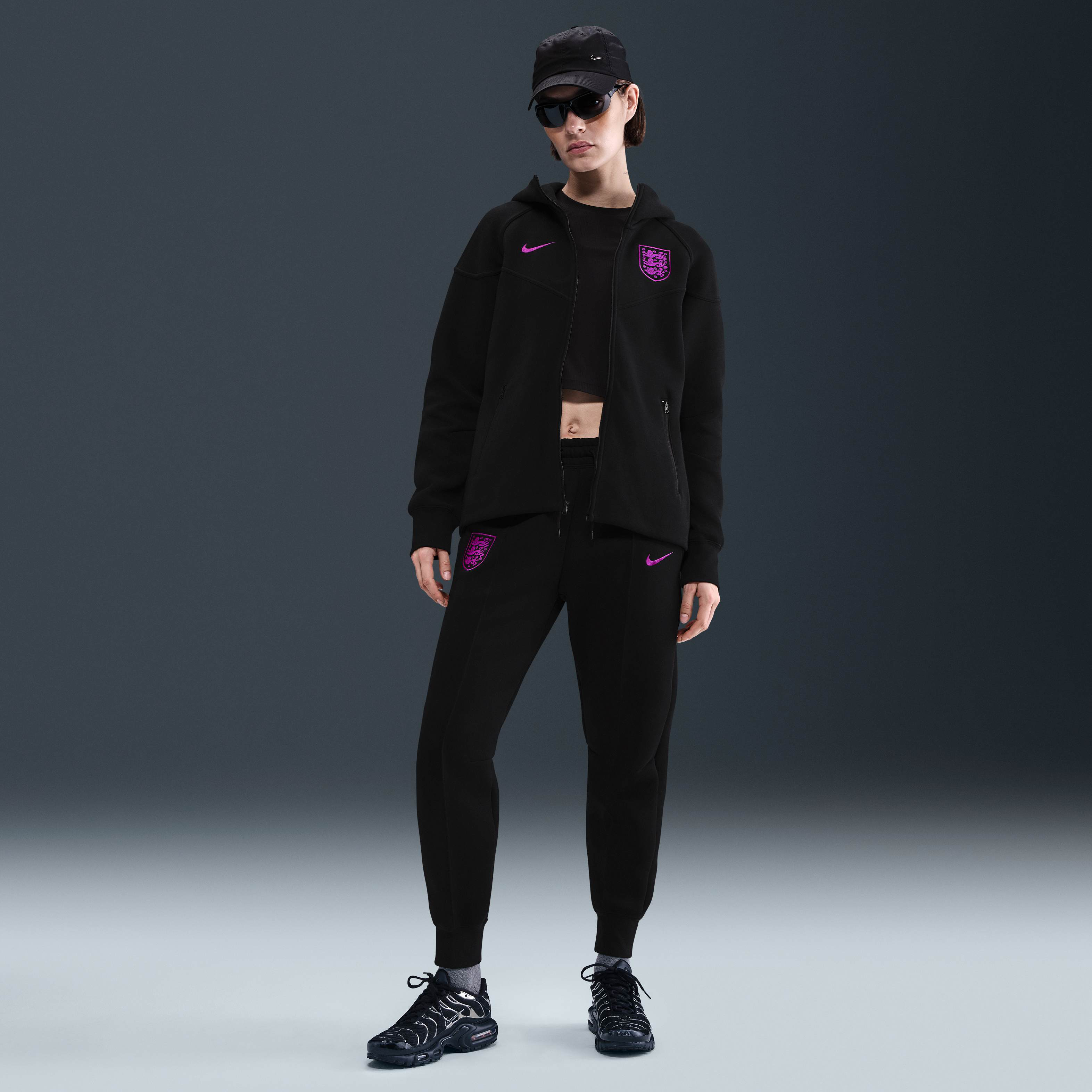 إنجلترا تيك image number 0