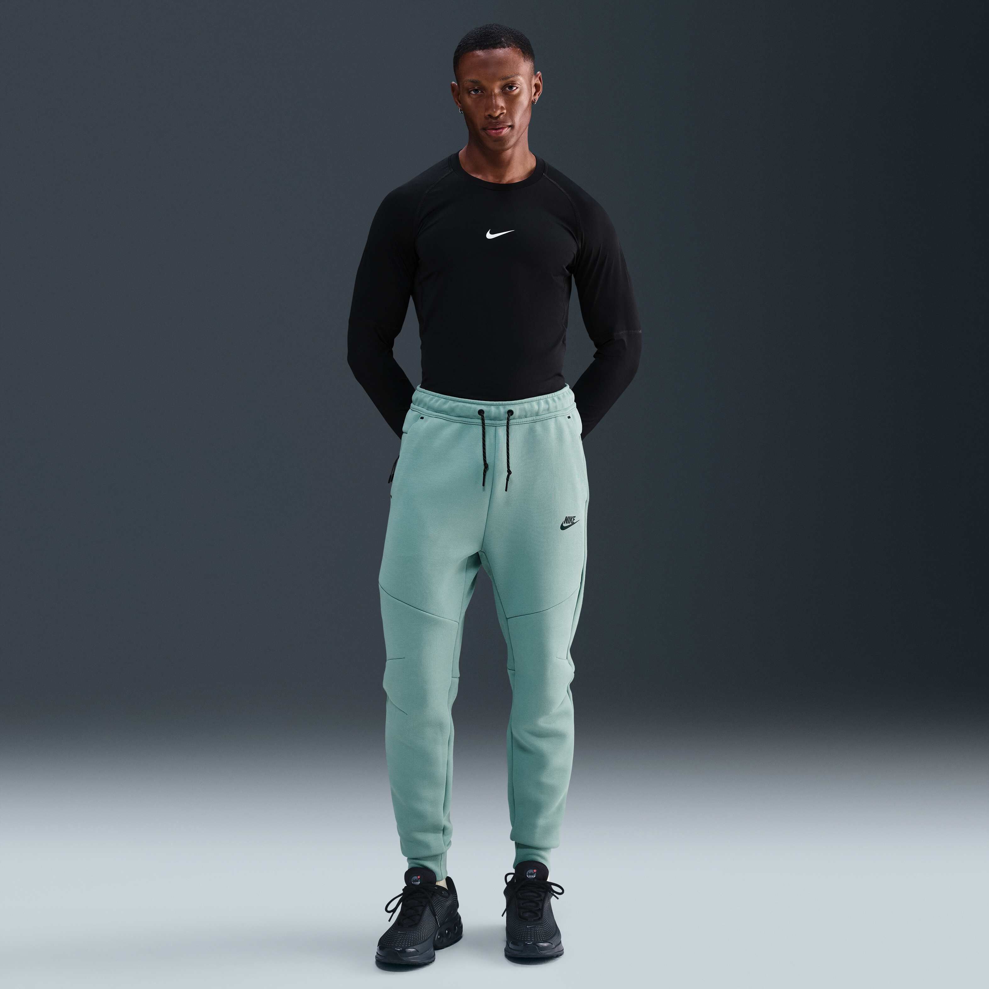 Nike Tech image number 0