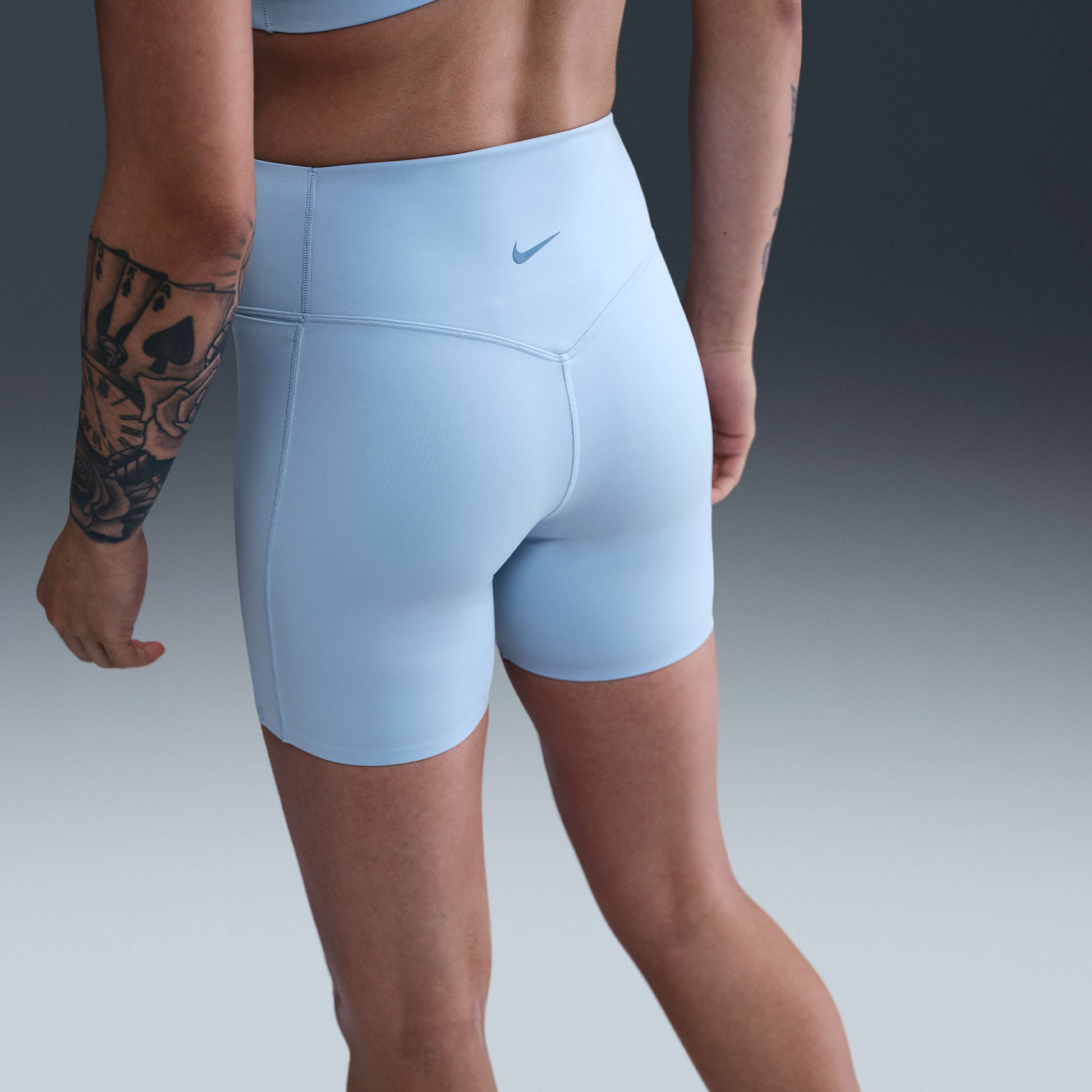 Nike Universa image number 2