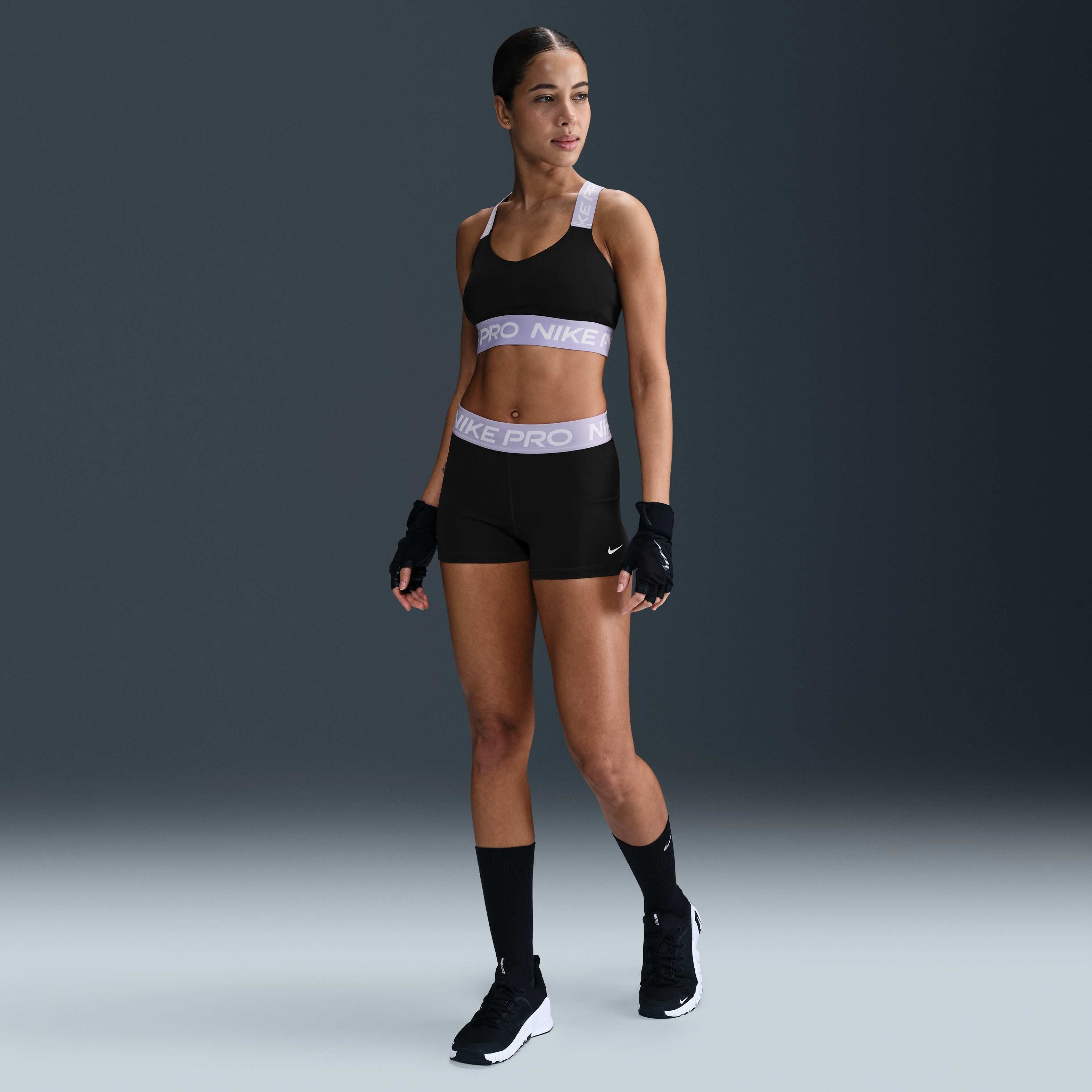 Nike Pro image number 3