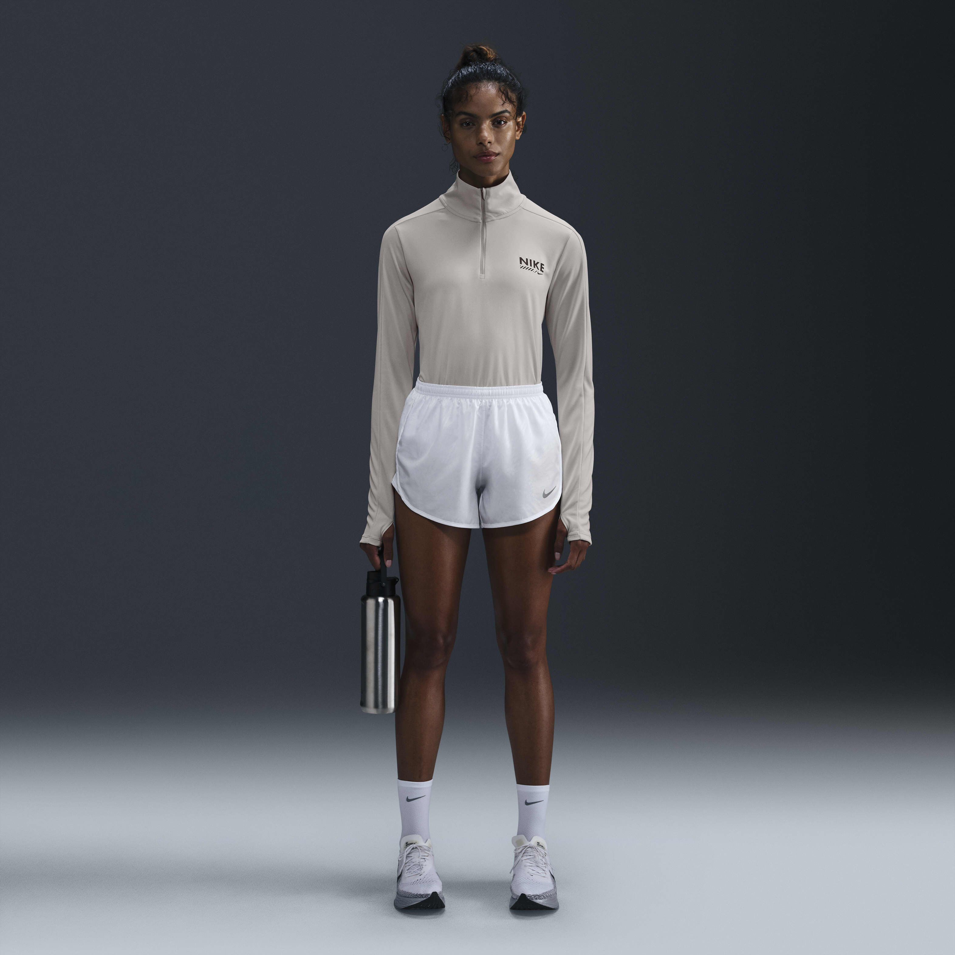 نايكي بيسر image number 3