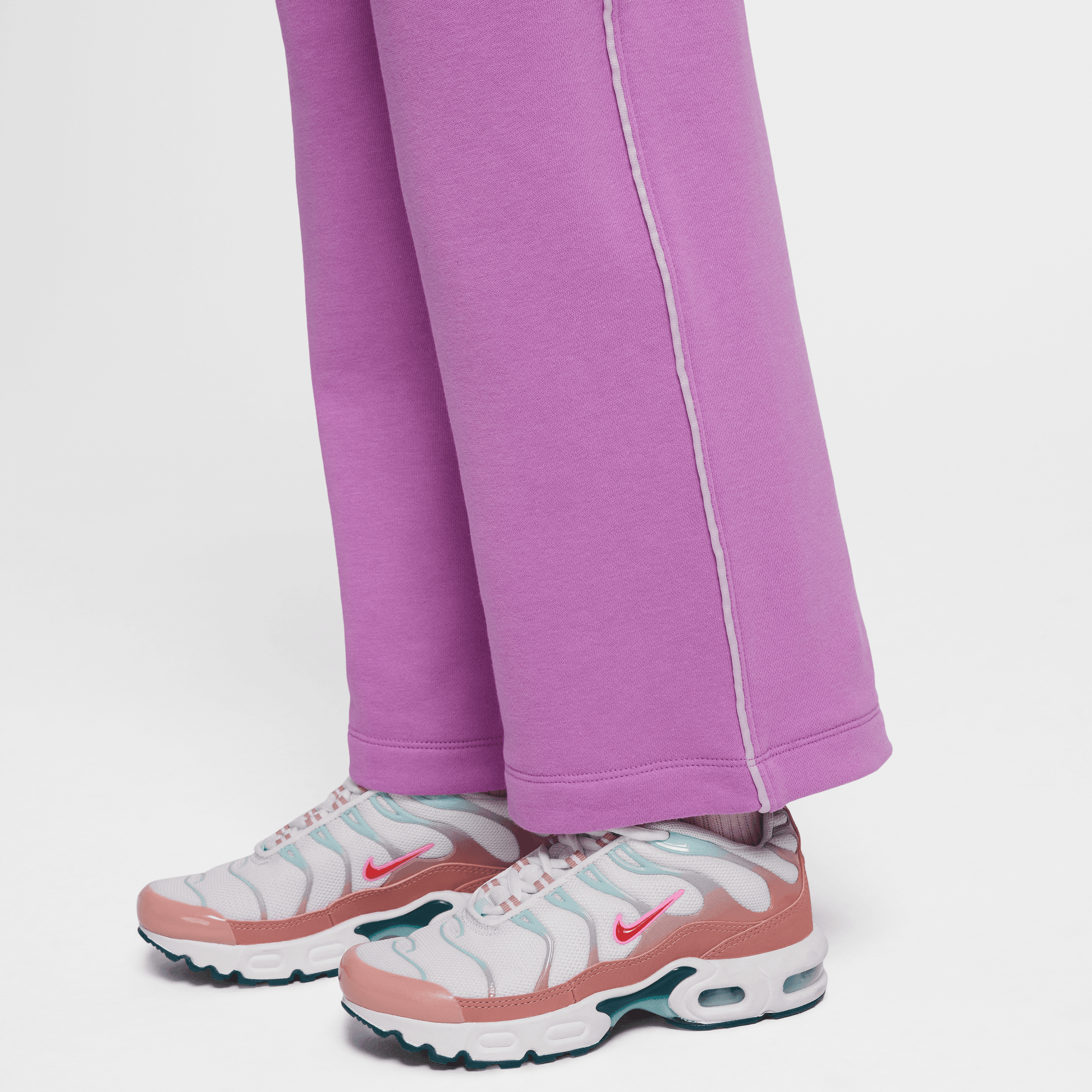 Nike Essentials image number 4