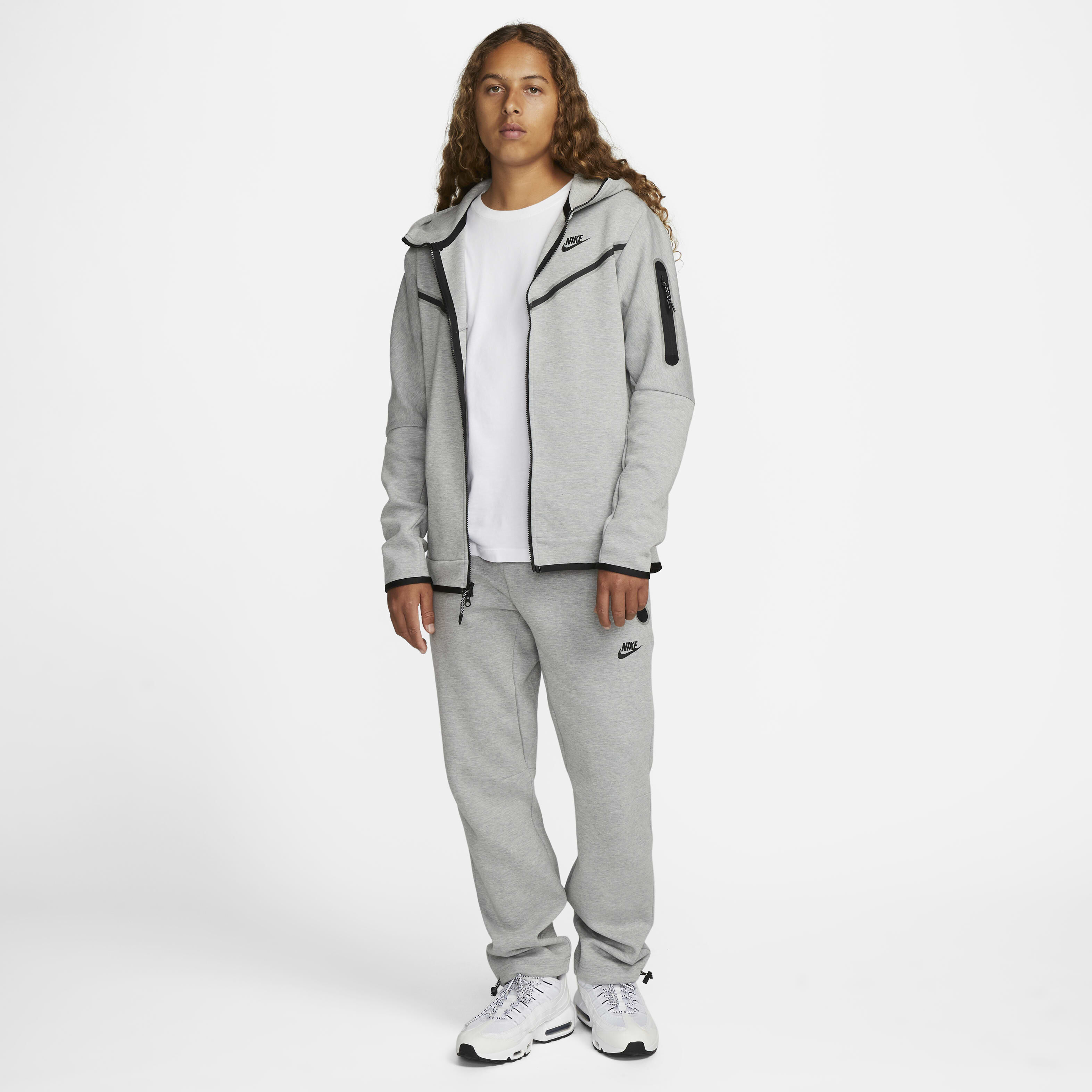 Nike Sportswear Tech Fleece image number 4