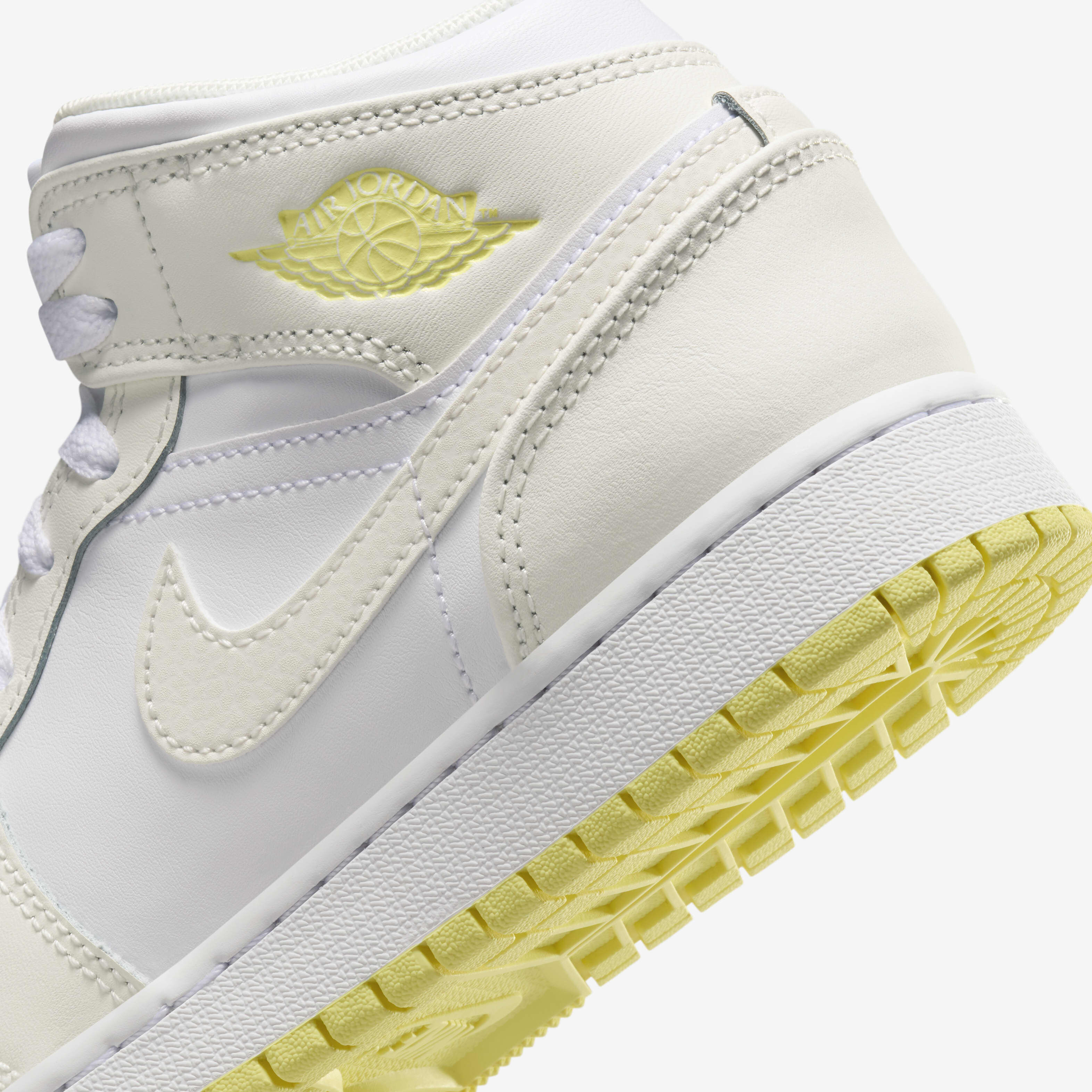 Air Jordan 1 Mid image number 7