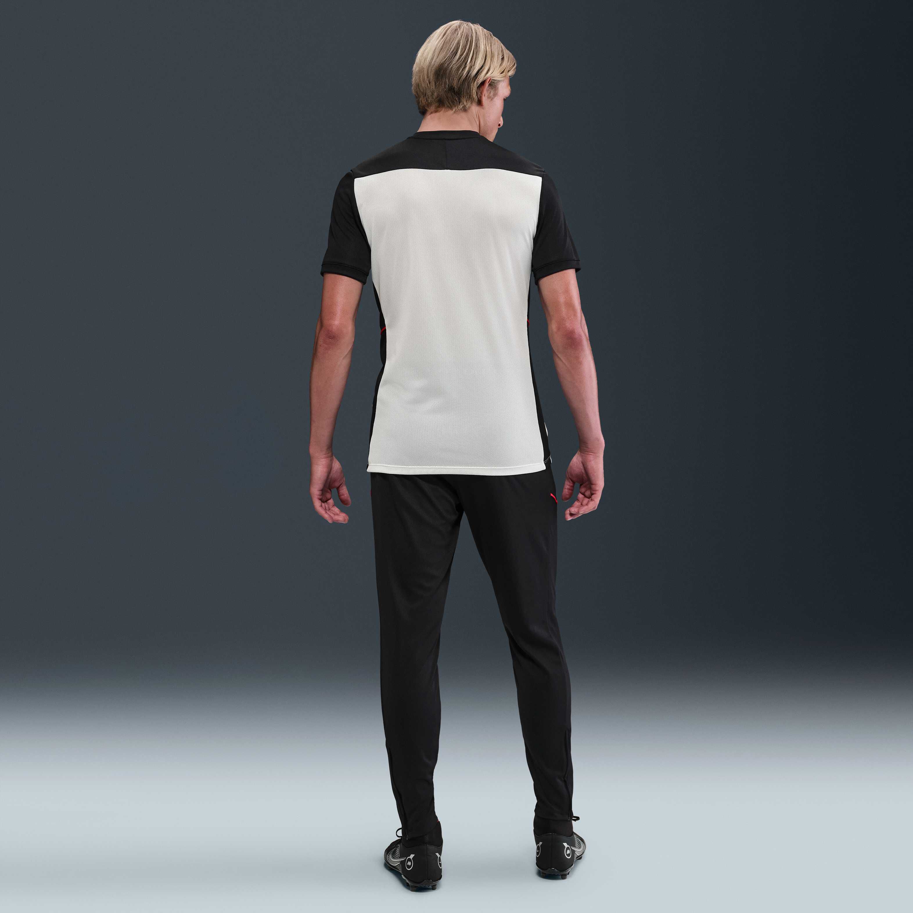 نايكي أكاديمي image number 3