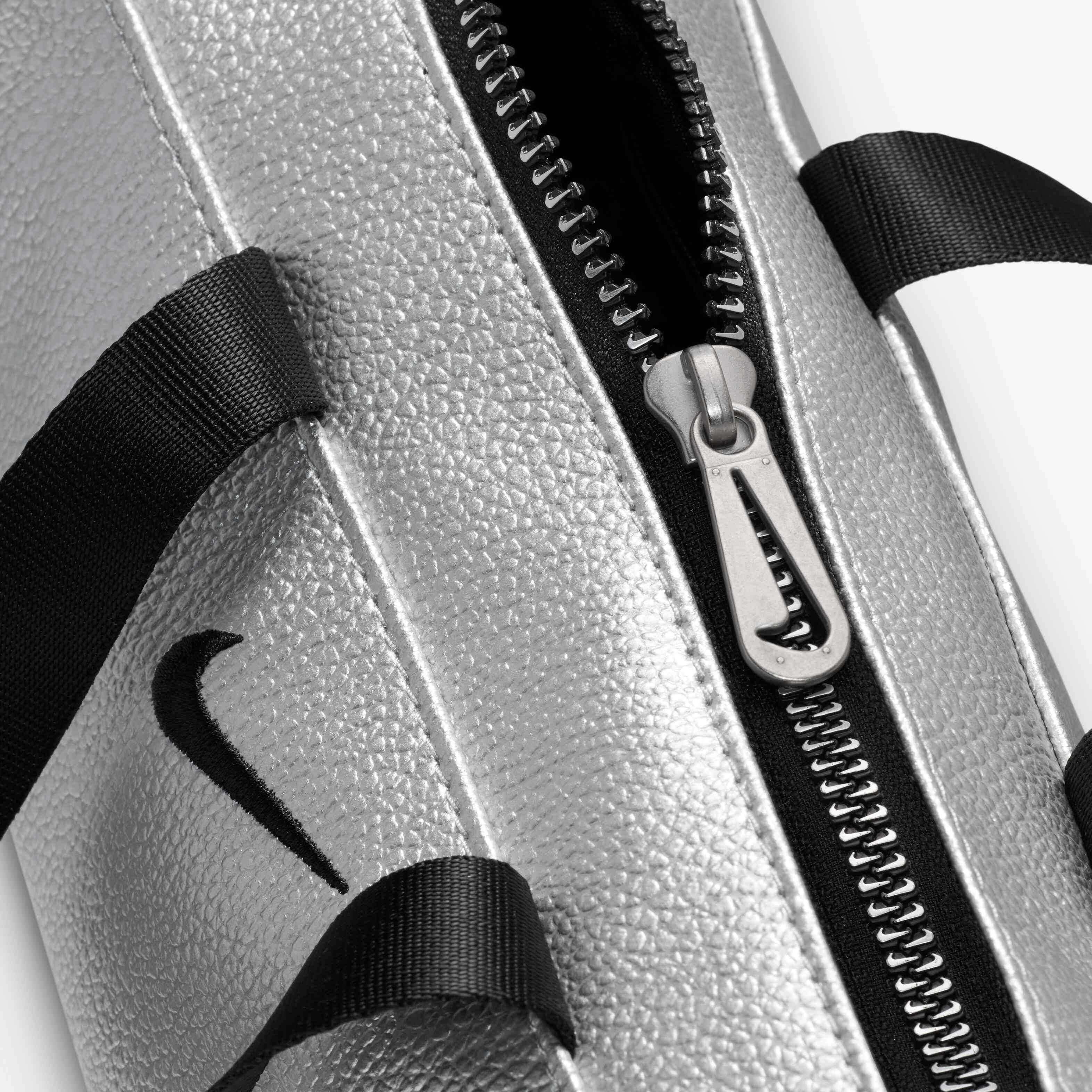 Nike Clash image number 6