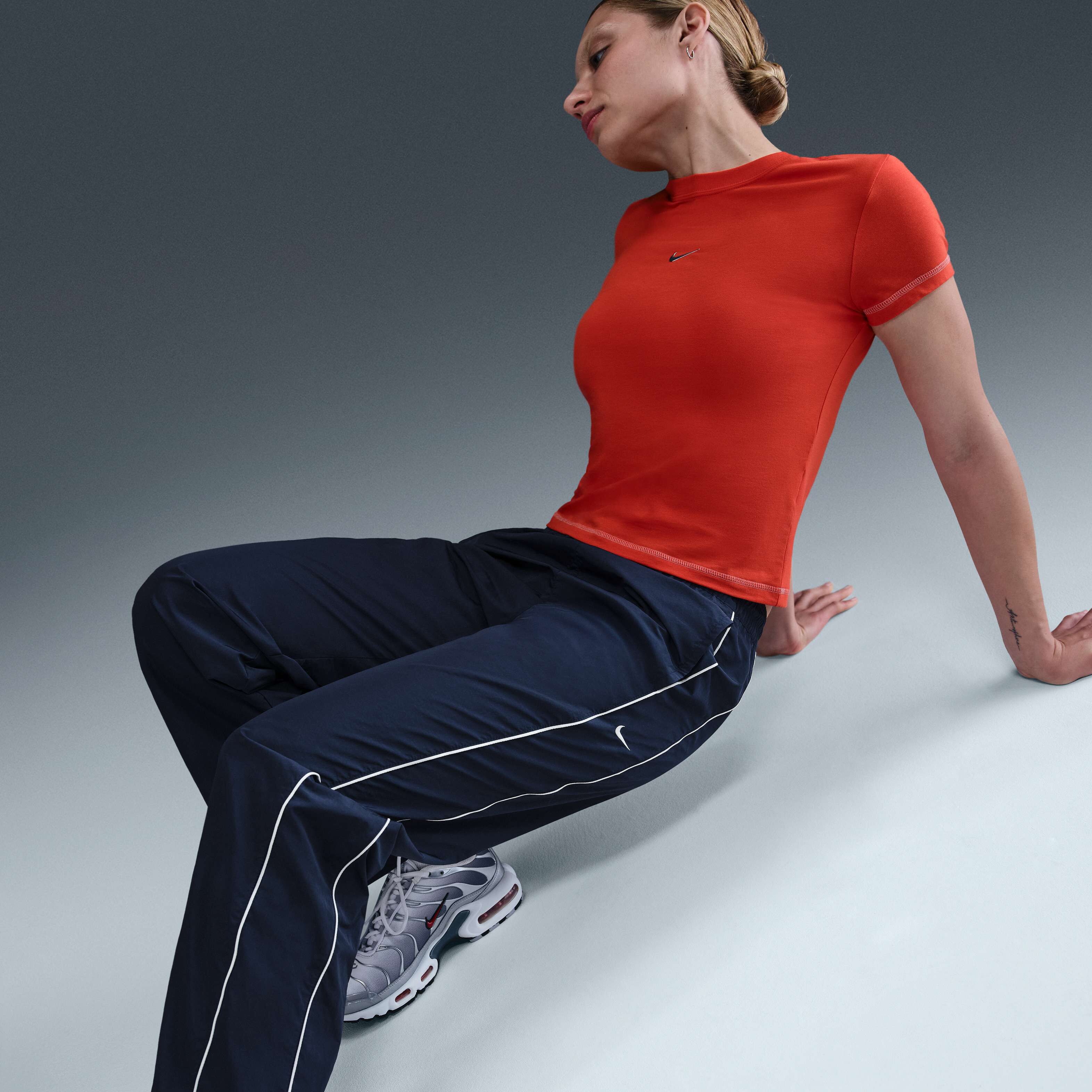 نايكي ويندرانر image number 4