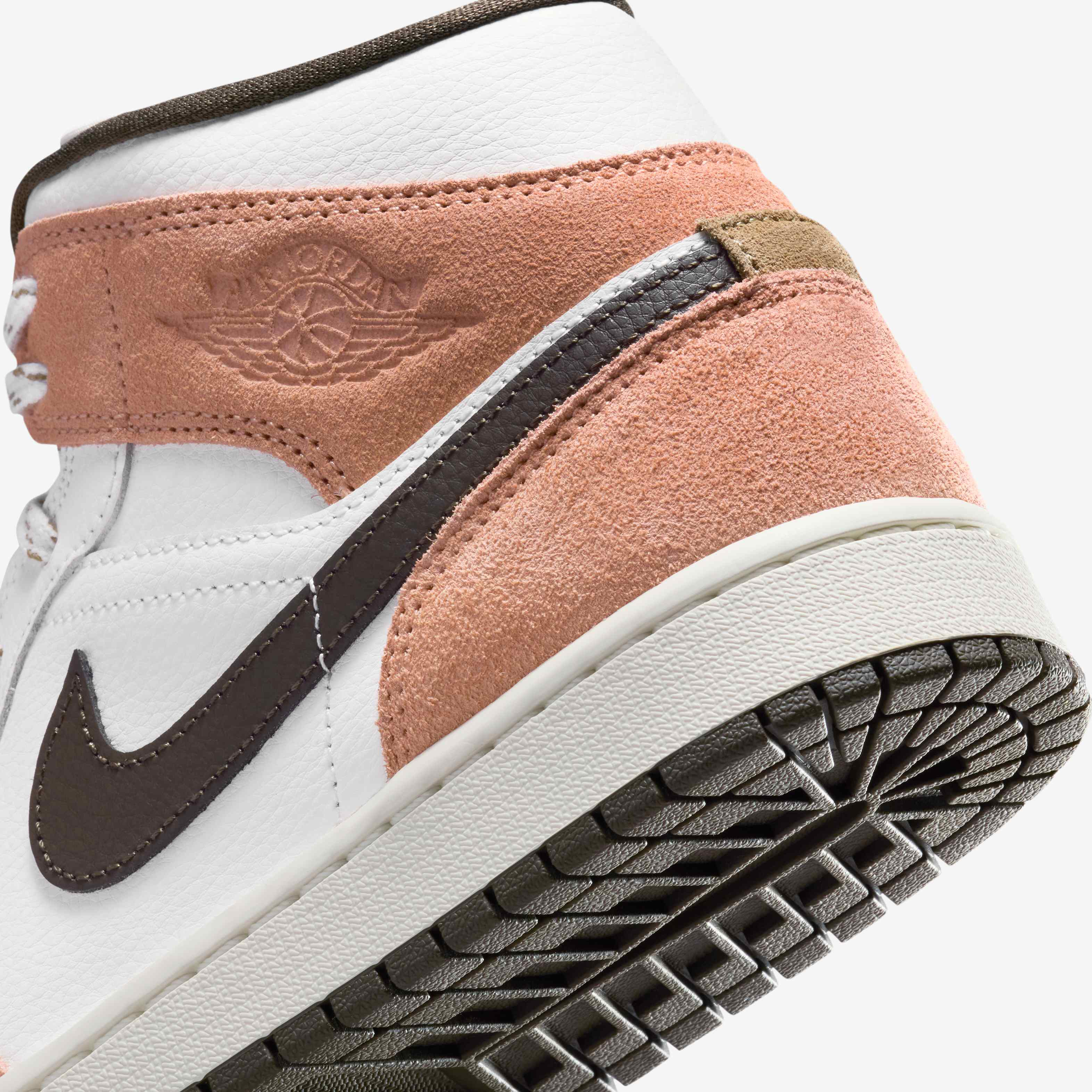 Air Jordan 1 Mid image number 7
