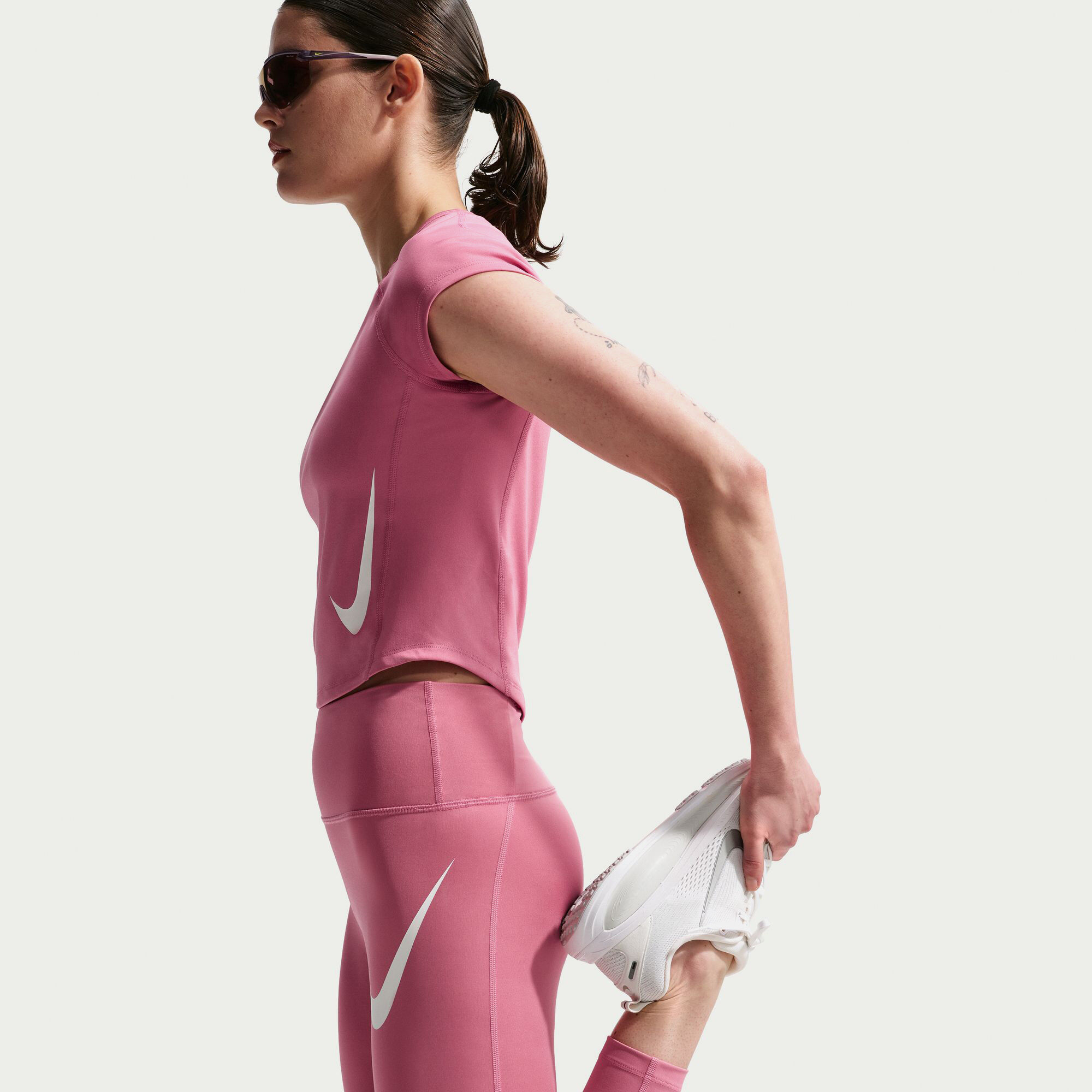 Nike Tempo Swoosh Run image number 4