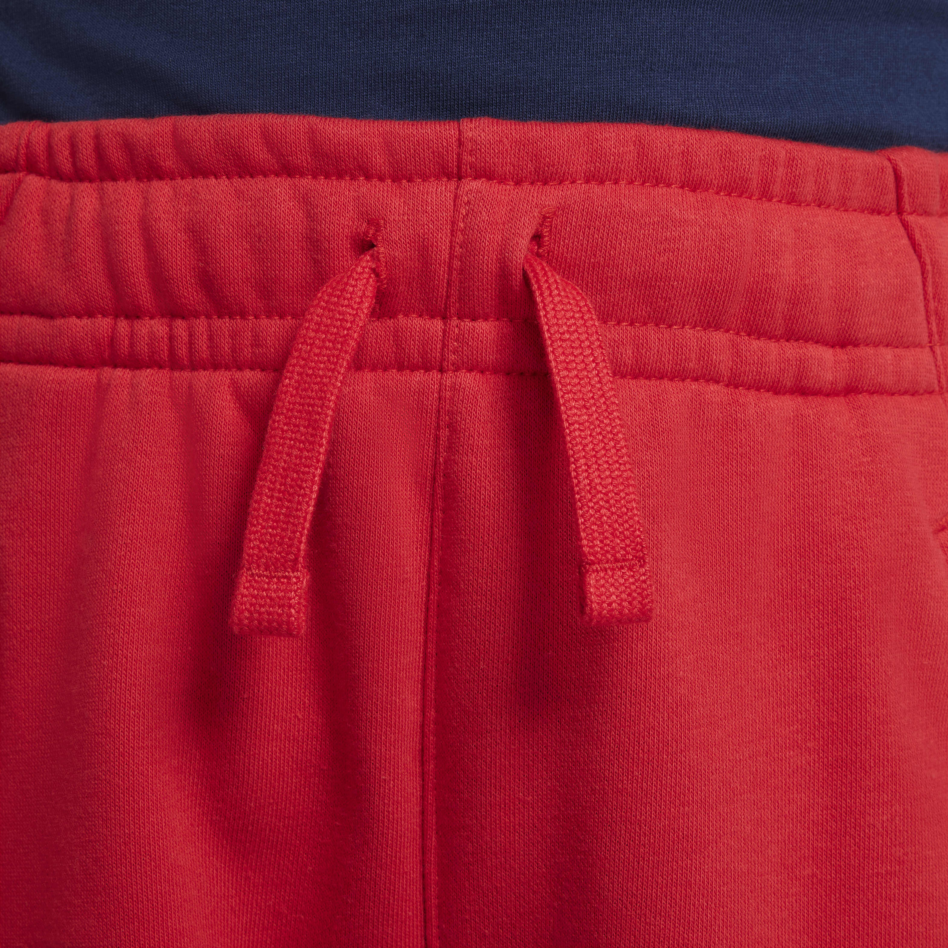 Paris Saint-Germain Club image number 3