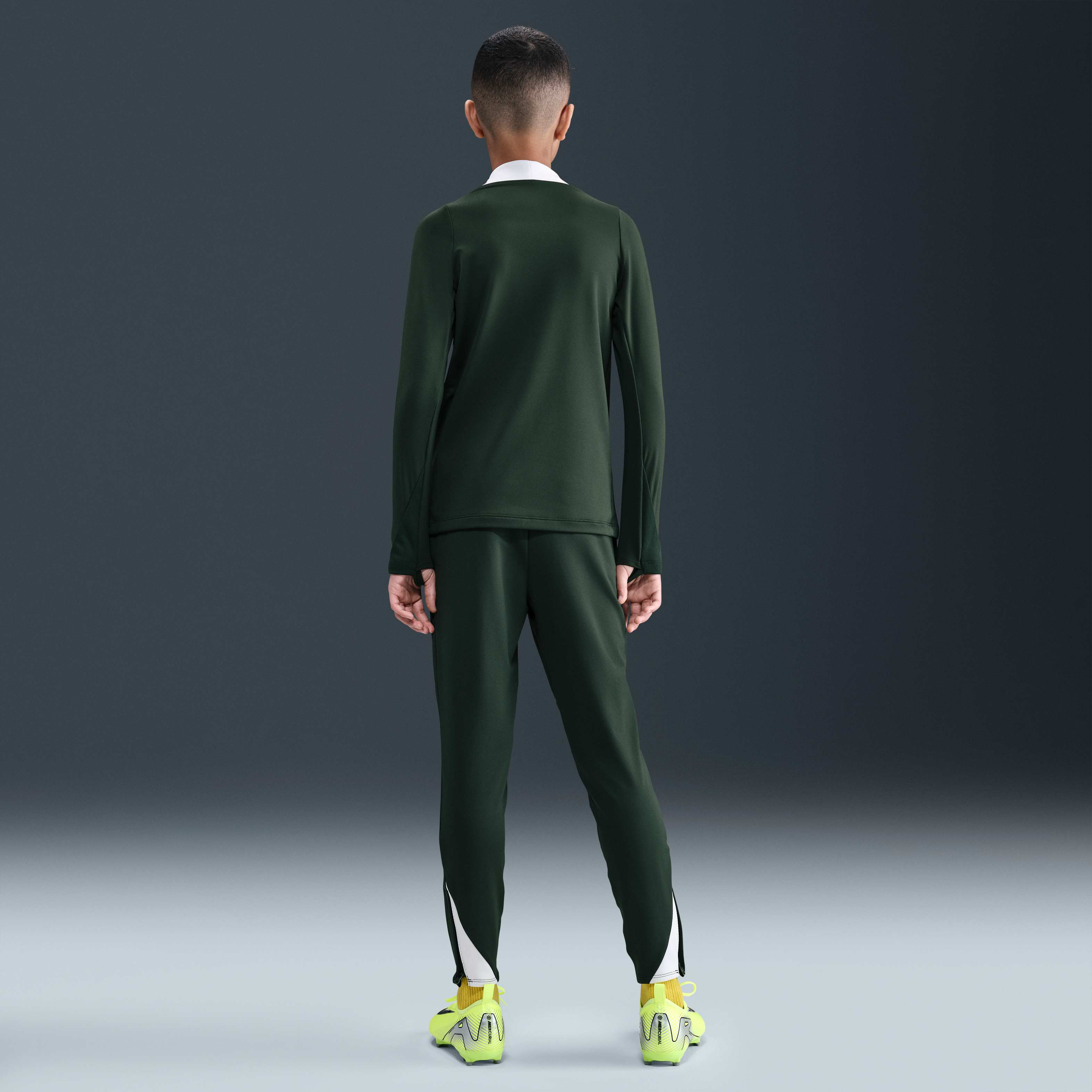 Chelsea F.C. Strike image number 4