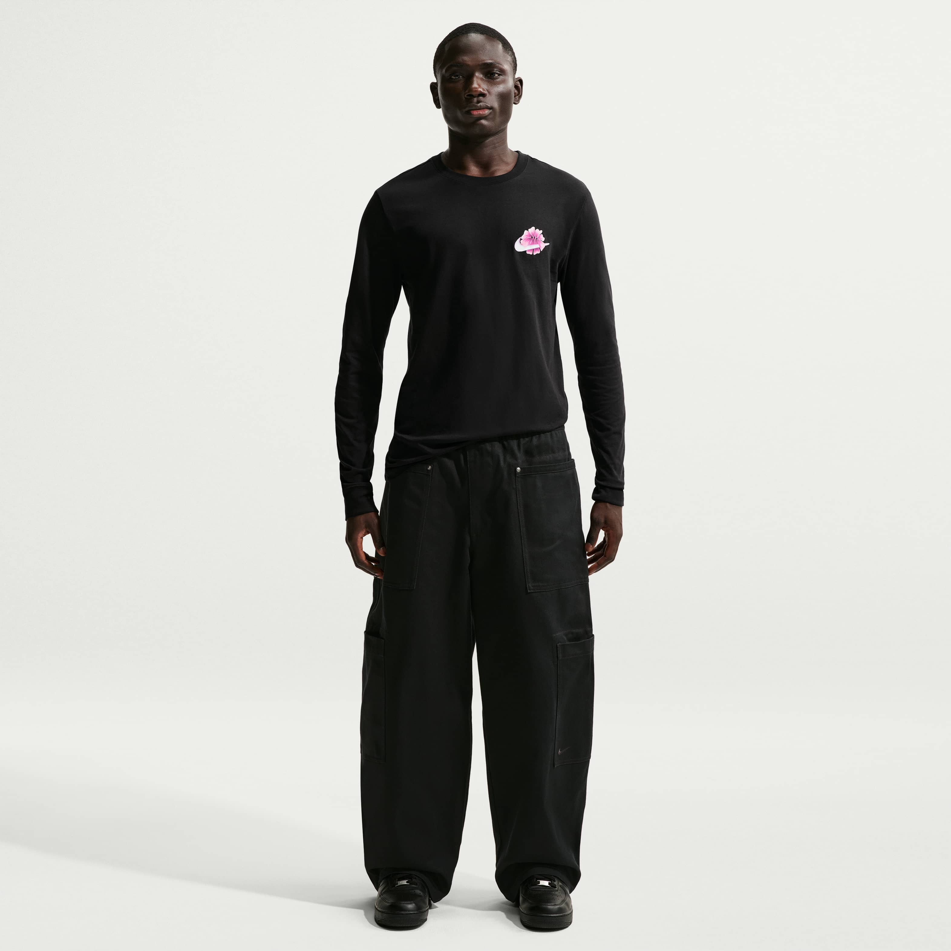 Nike Essential image number 3