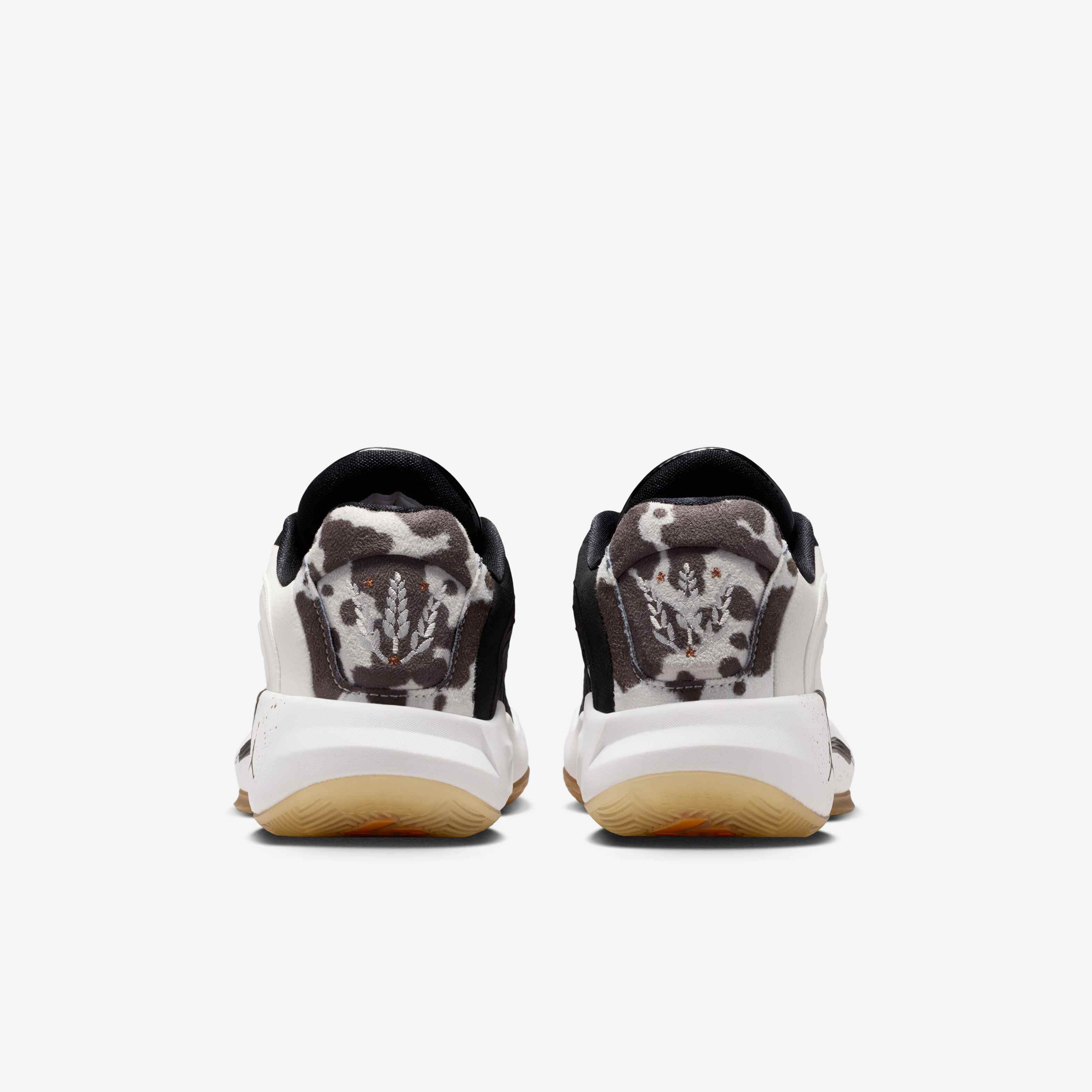 Luka 4 'Gone Ranching' image number 5