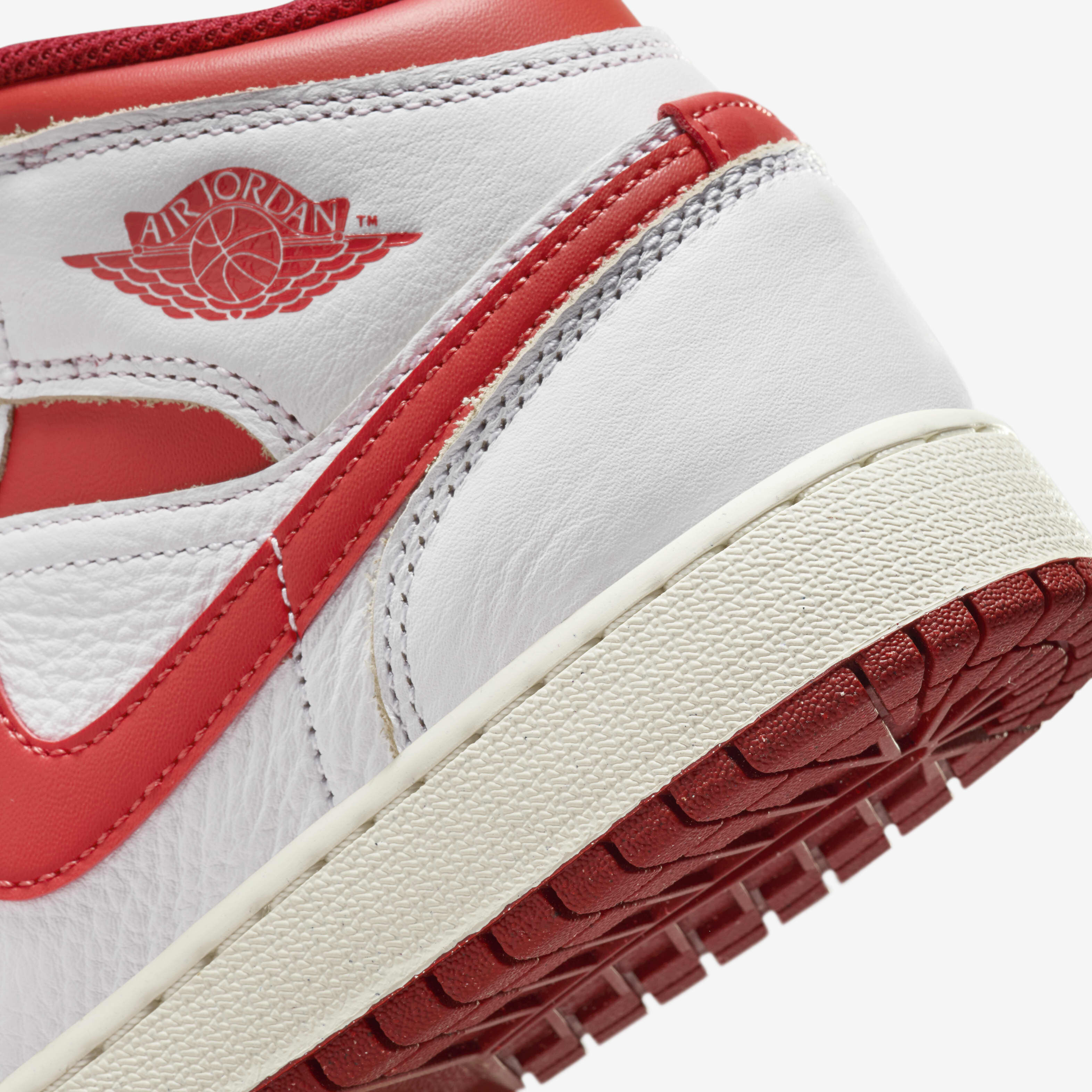 Air Jordan 1 Mid SE image number 7