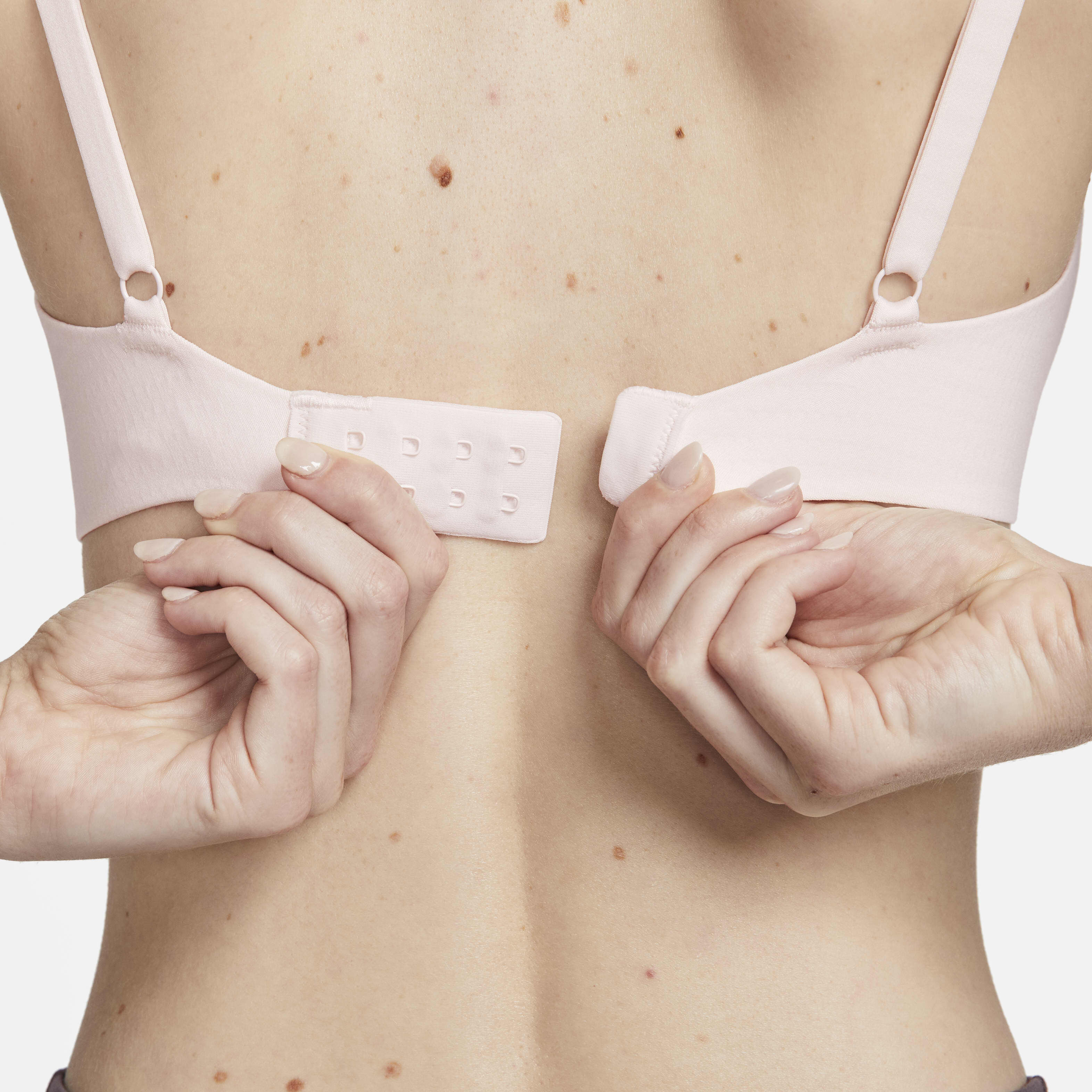 نايكي اليت مينيماليست image number 5