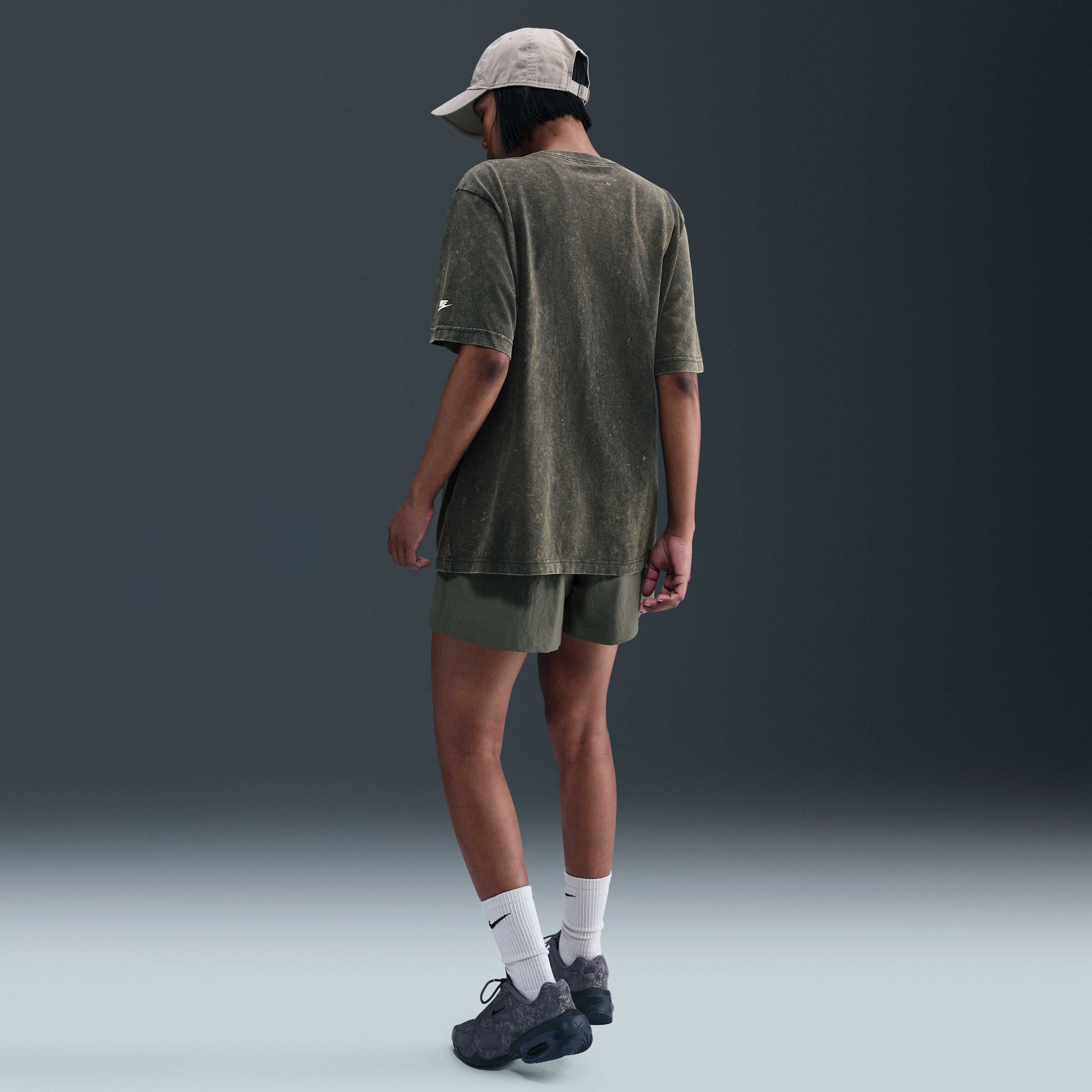 Nike Sportswear Classics image number 4