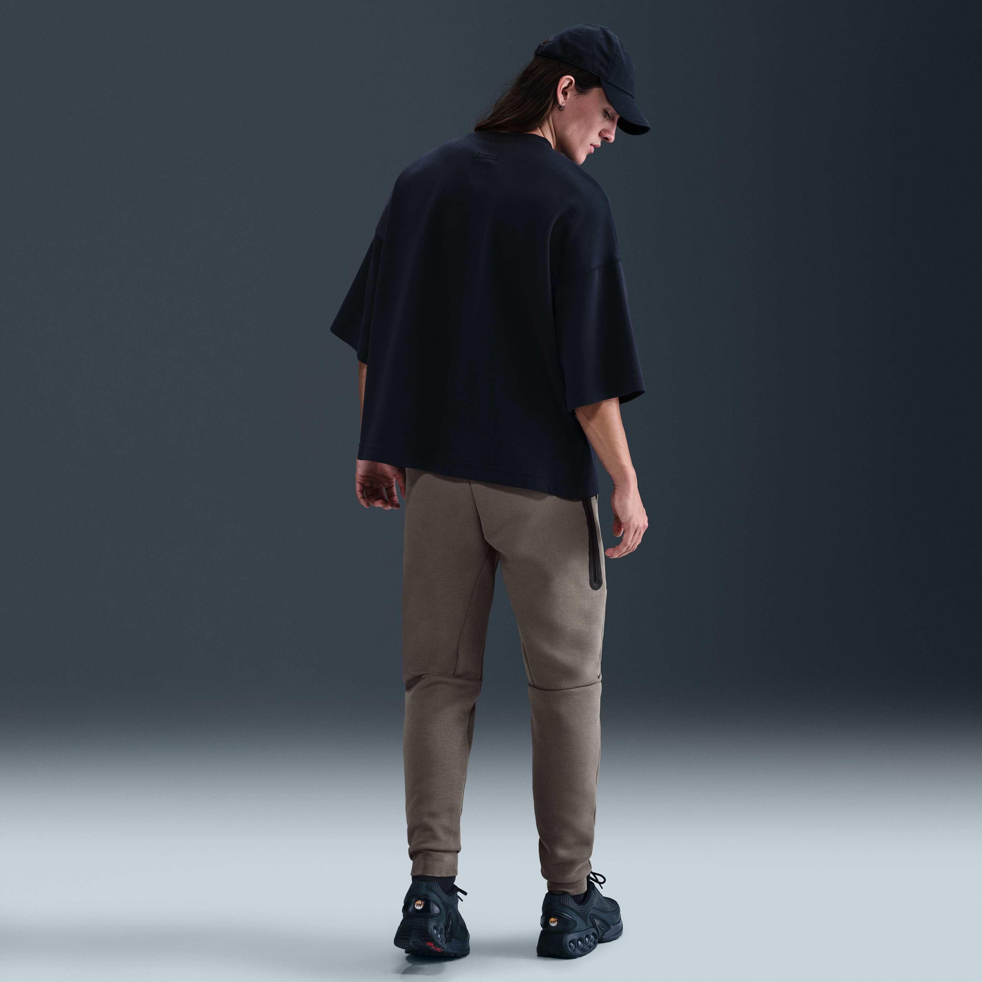 نايكي تك image number 3