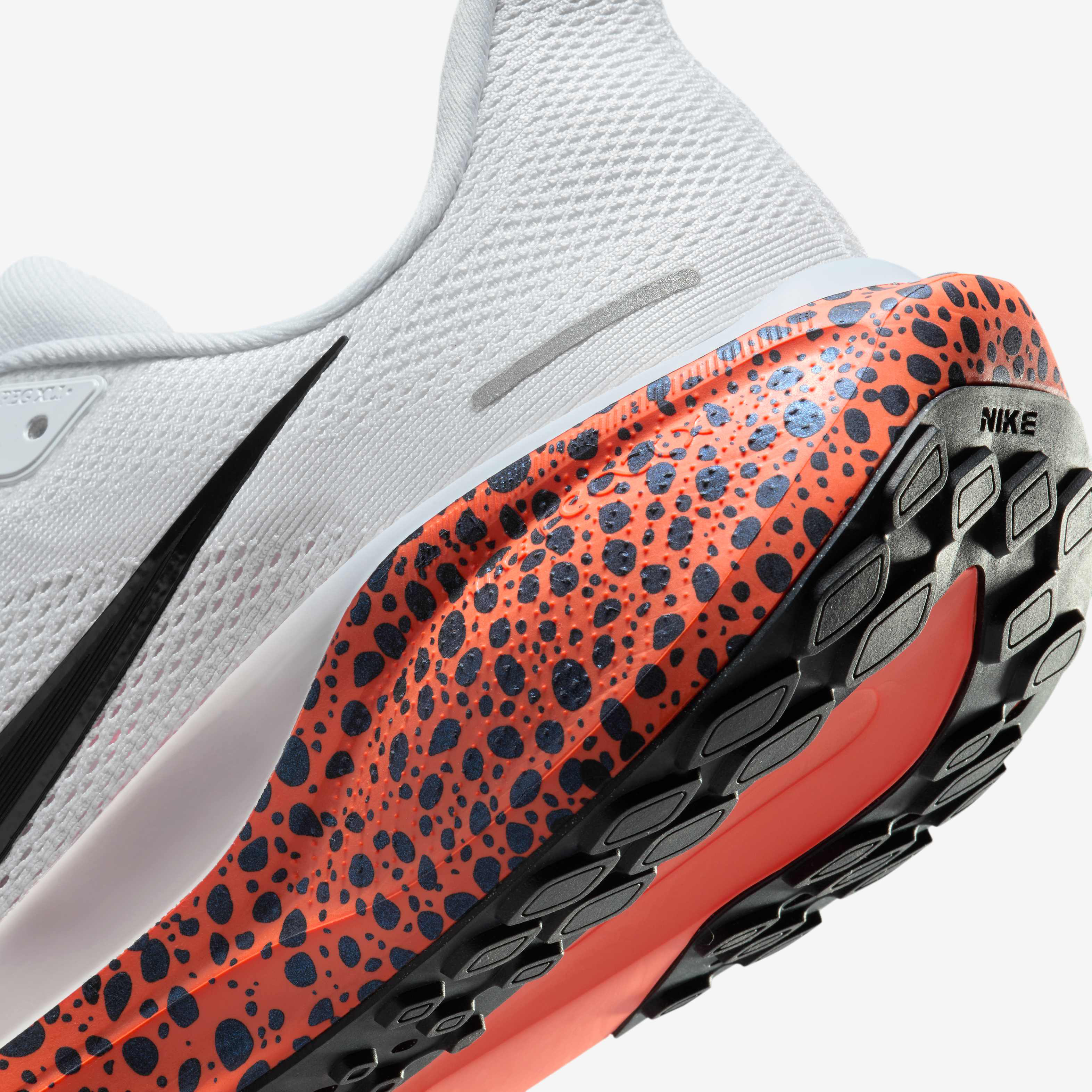 Nike Pegasus 41 Electric image number 9