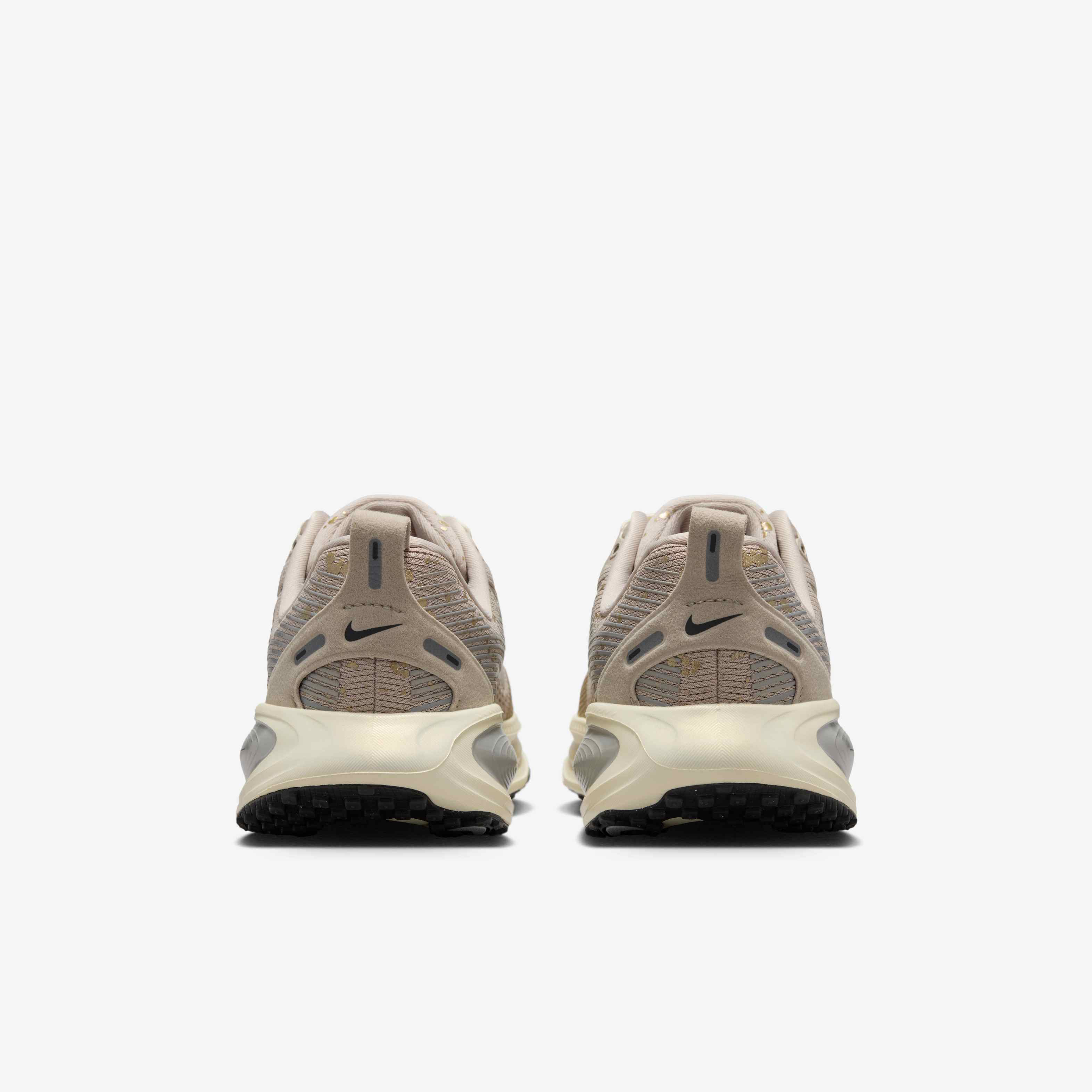 Nike Vomero 18 image number 5