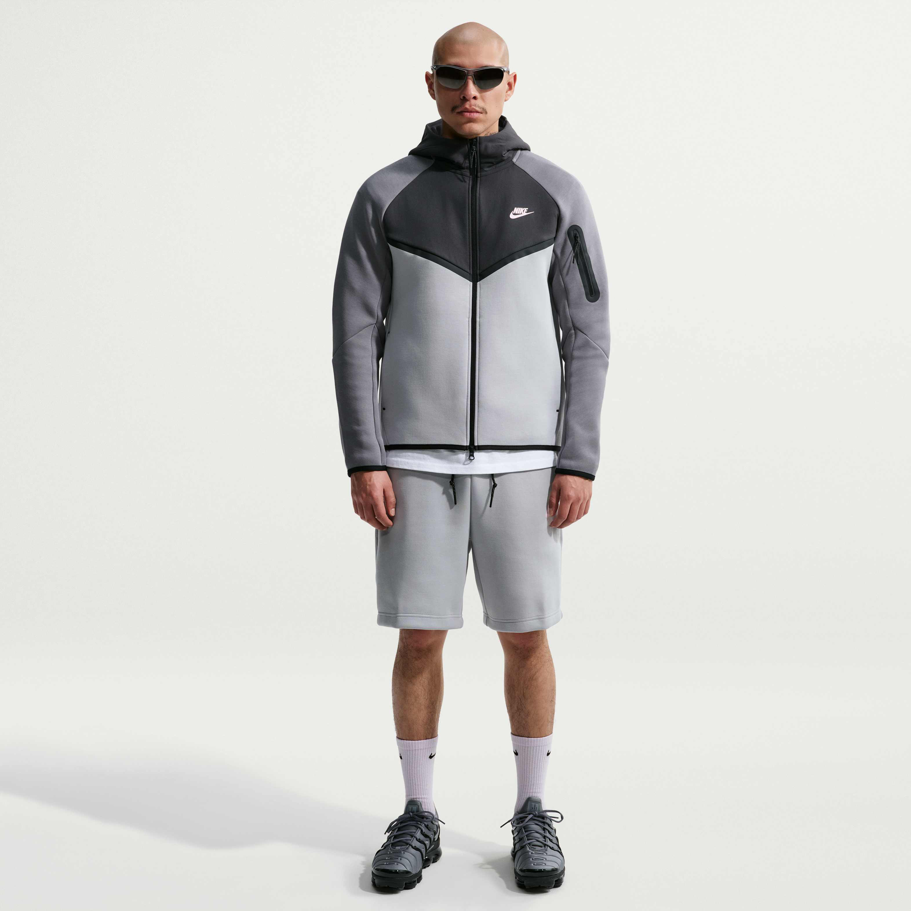 Nike Tech image number 3