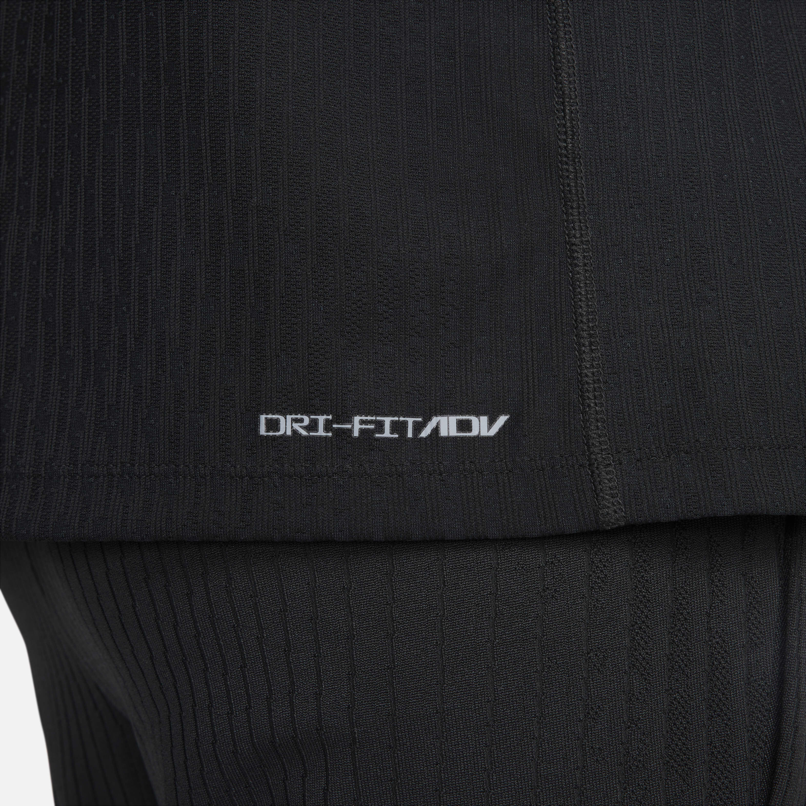 F.C. Barcelona Strike Elite image number 5