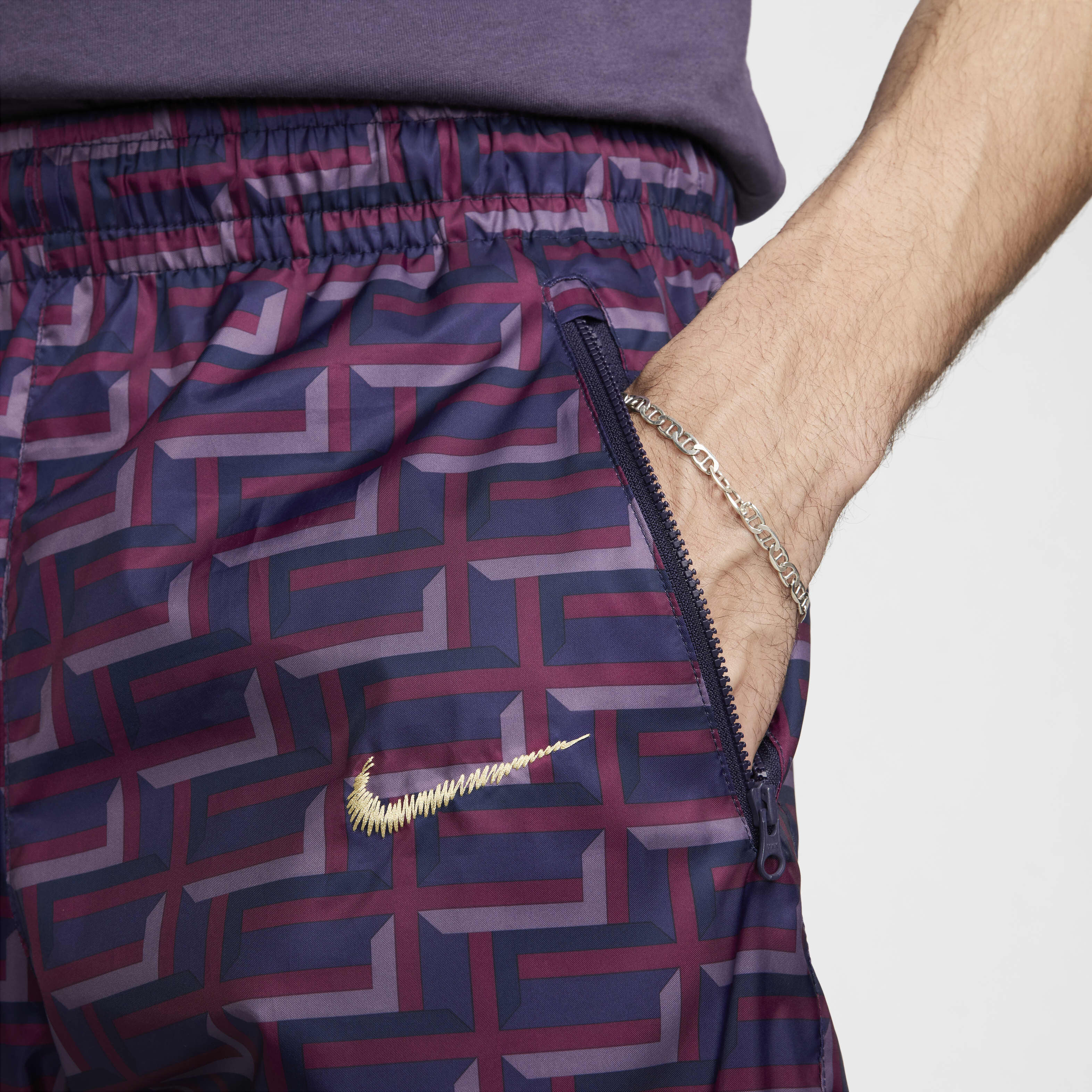 England Windrunner image number 2