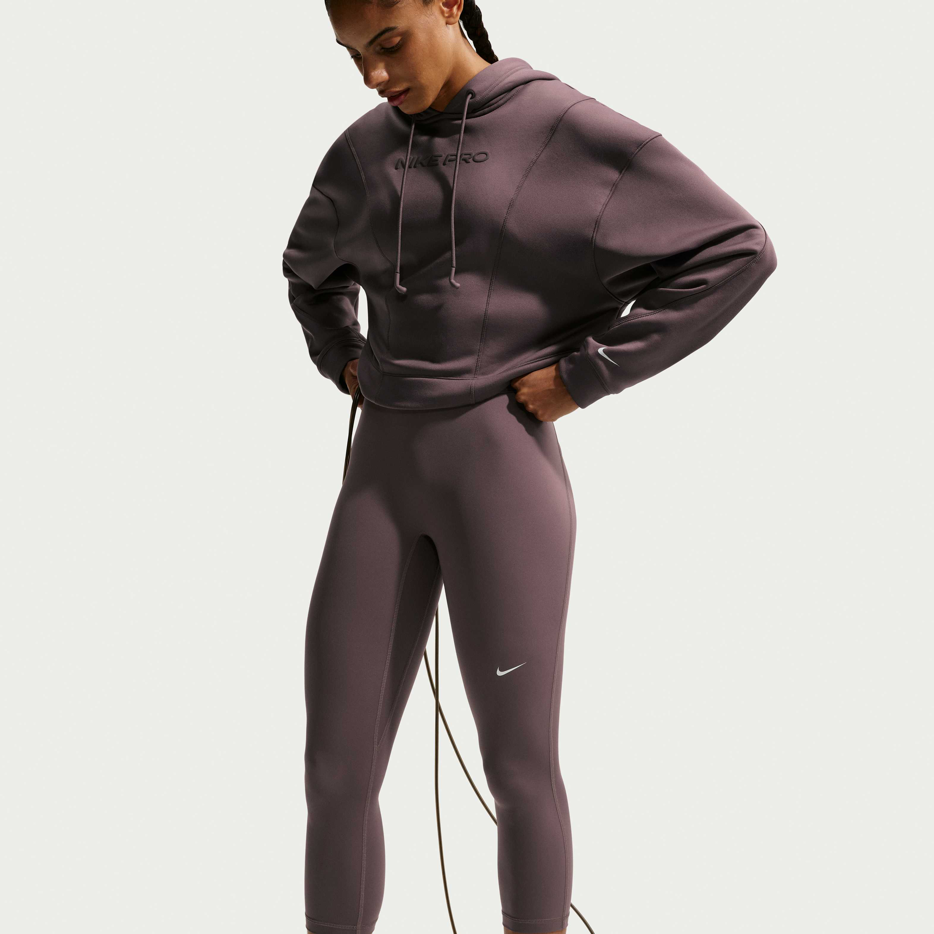 Nike Pro image number 3