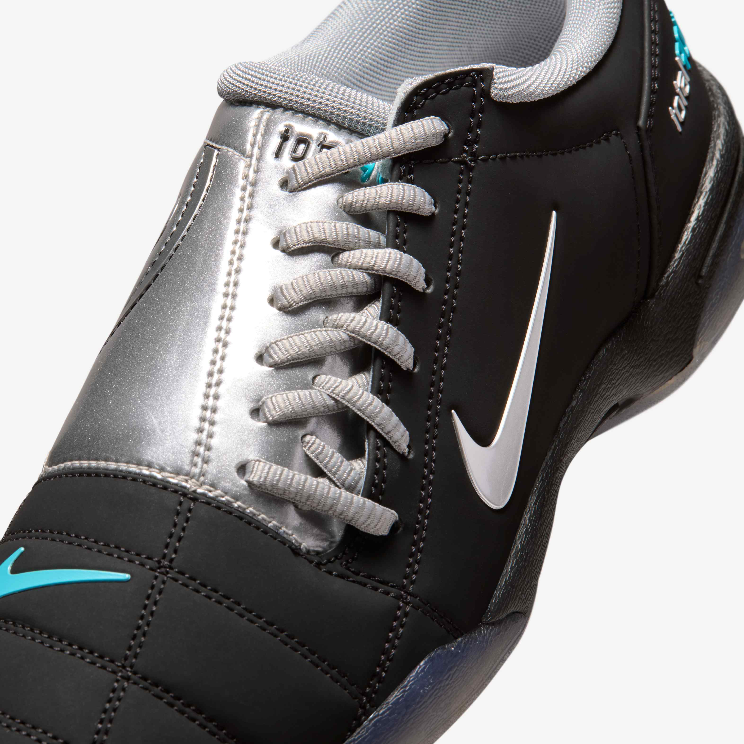 Nike Total90 image number 6