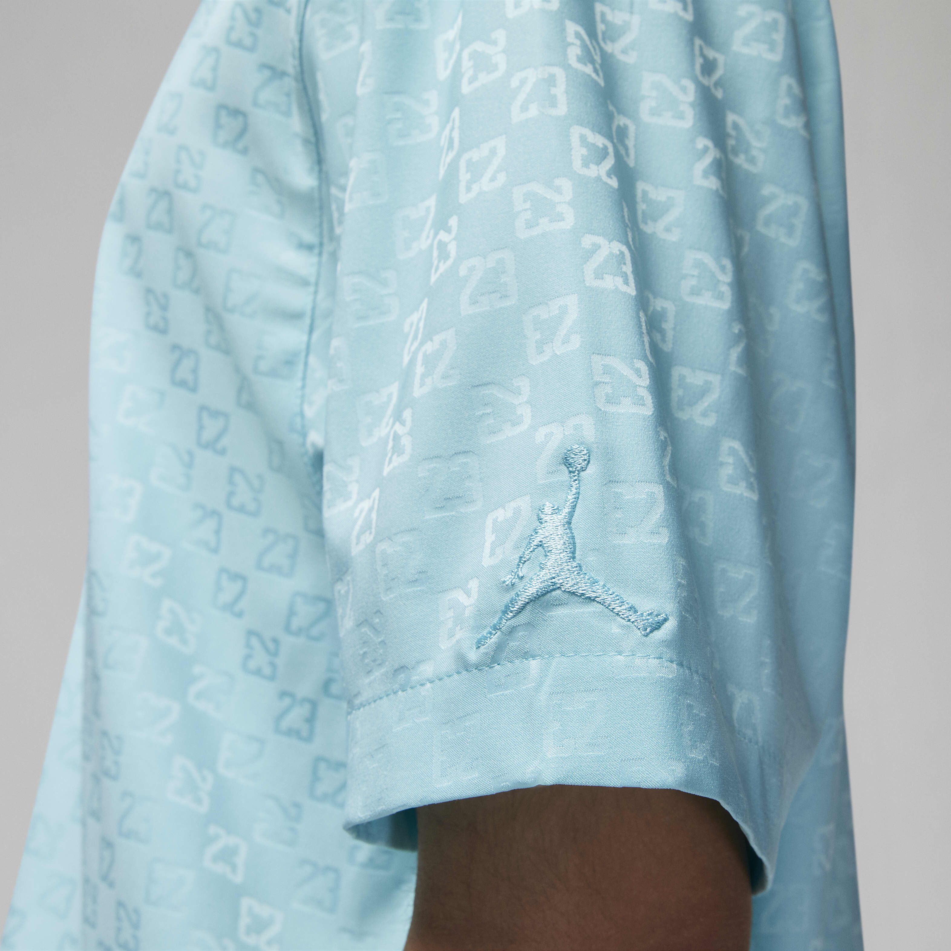 Jordan Essentials image number 3