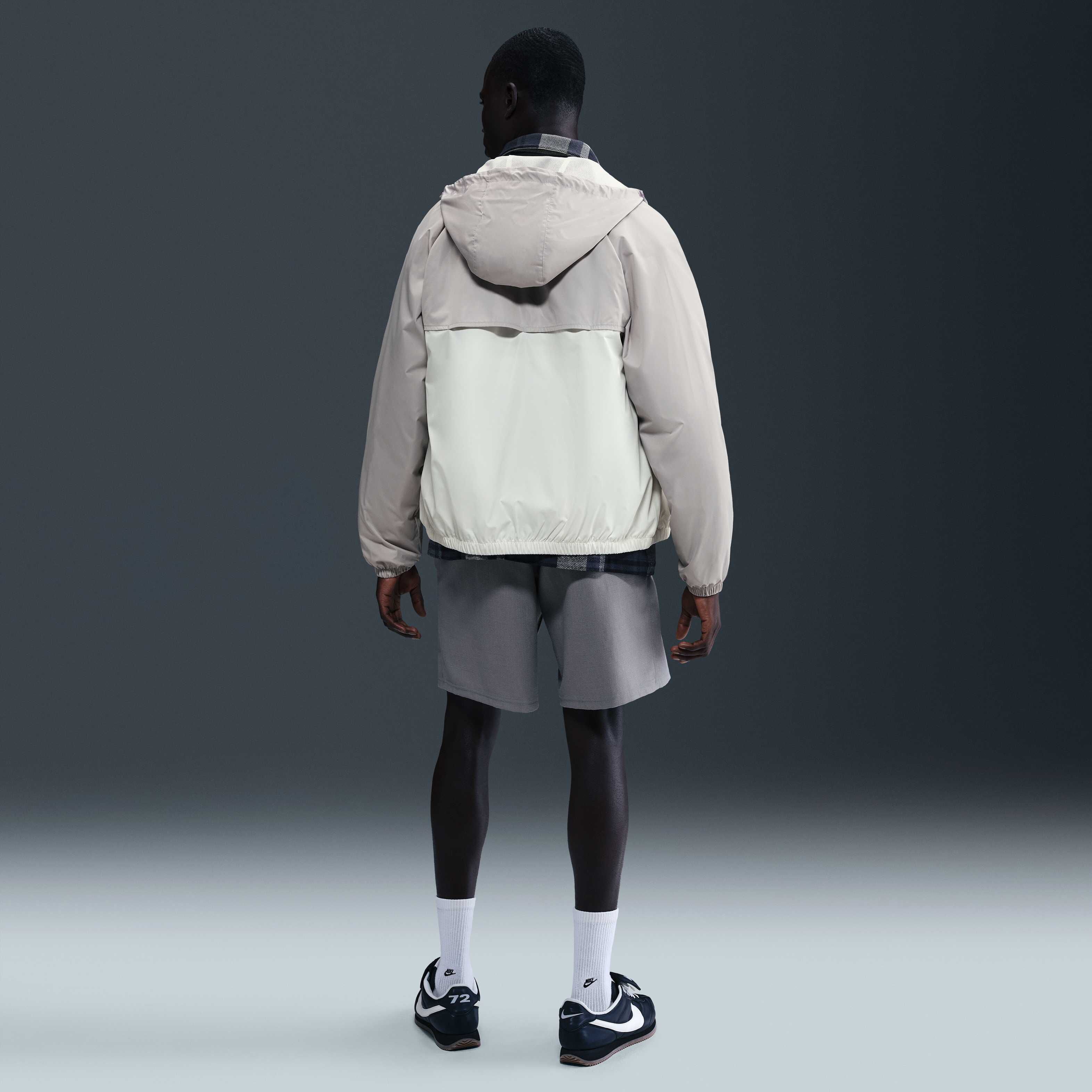 نايكي ويندرانر image number 4