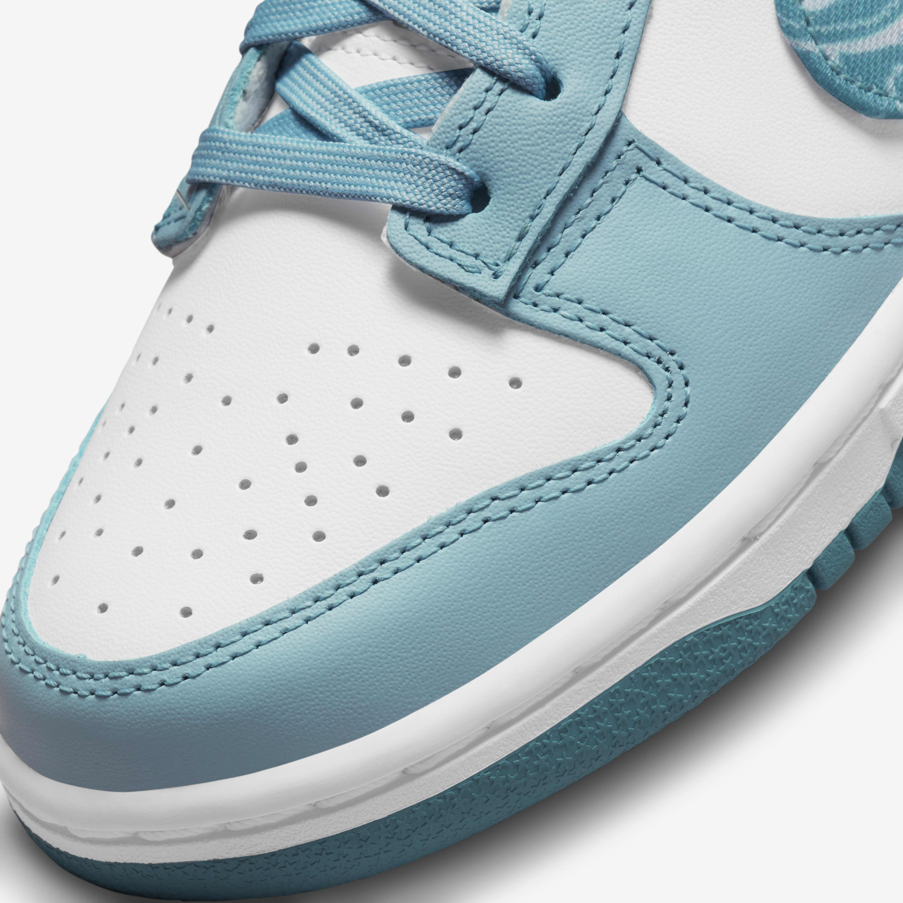Nike Dunk Low image number 6