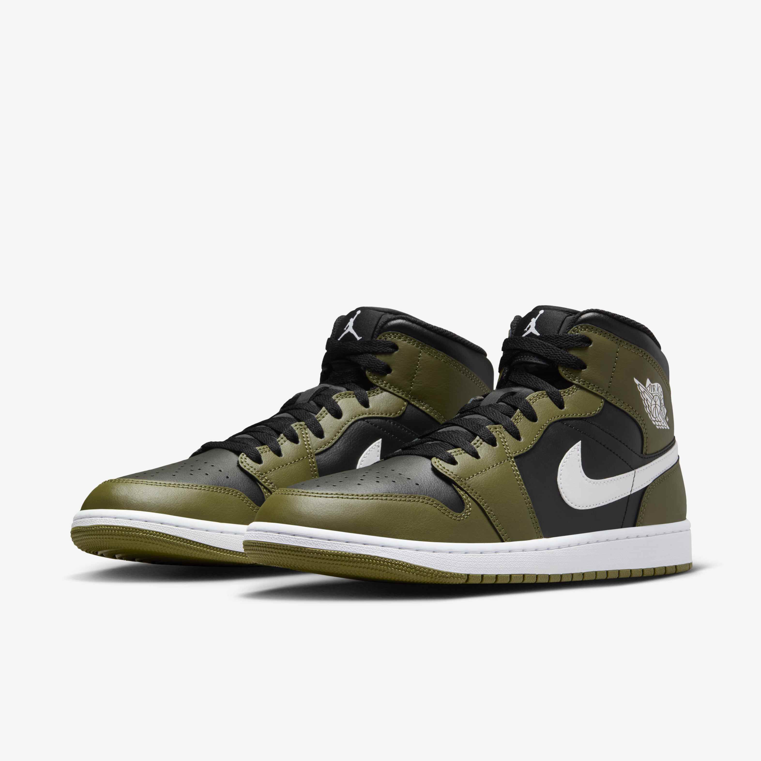 Air Jordan 1 Mid image number 4