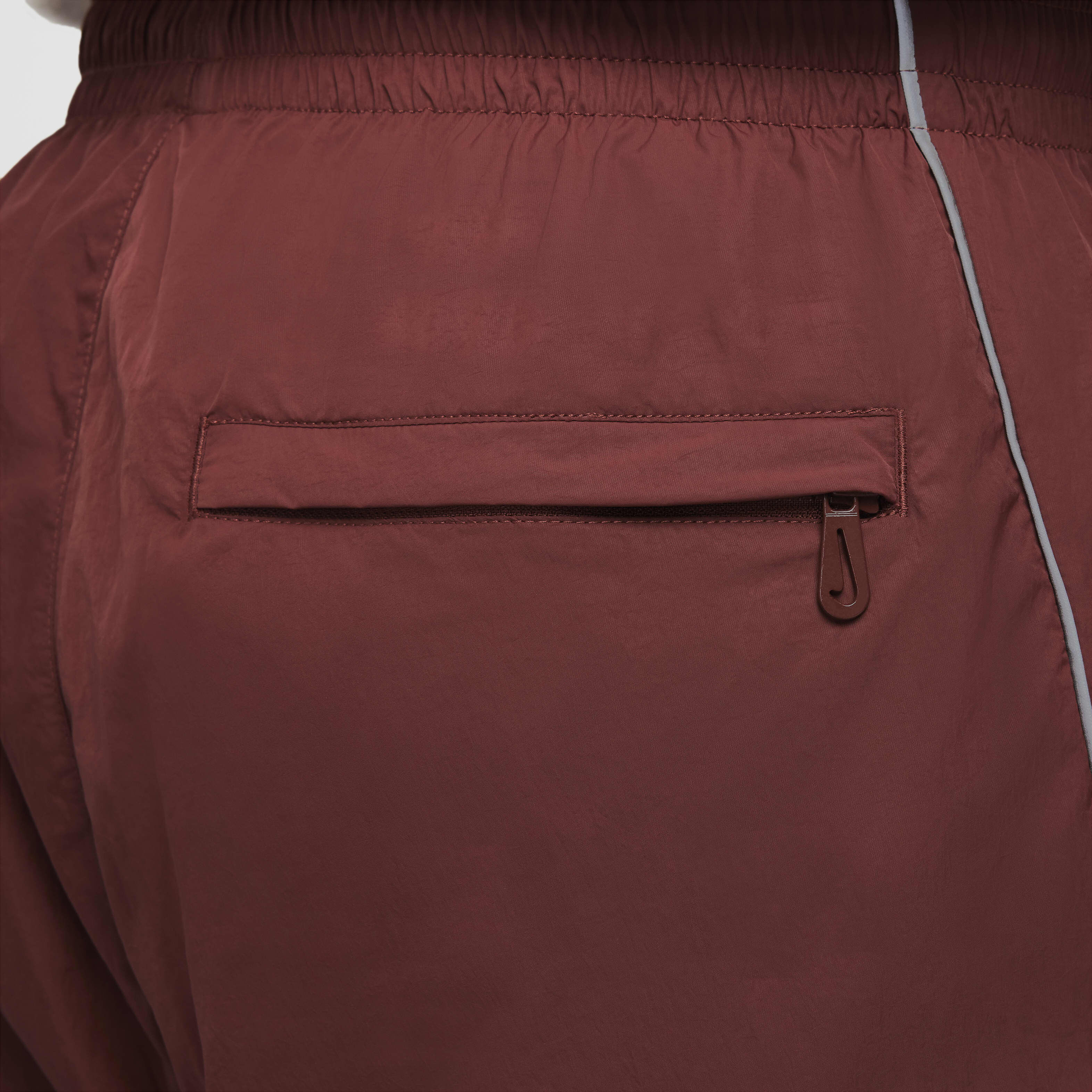 نايكي سولو سووش image number 5