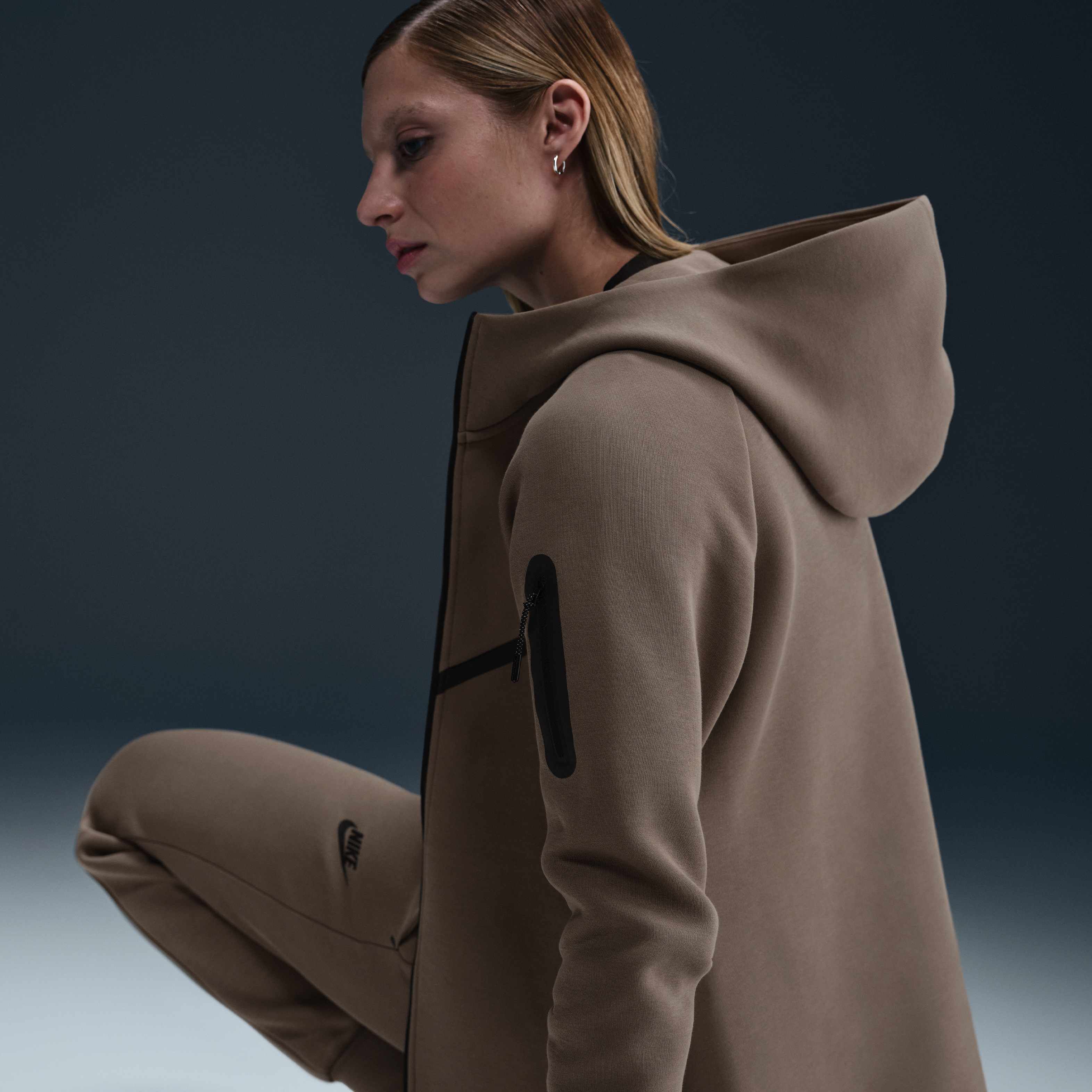 Nike Sportswear Tech Fleece Windrunner image number 2