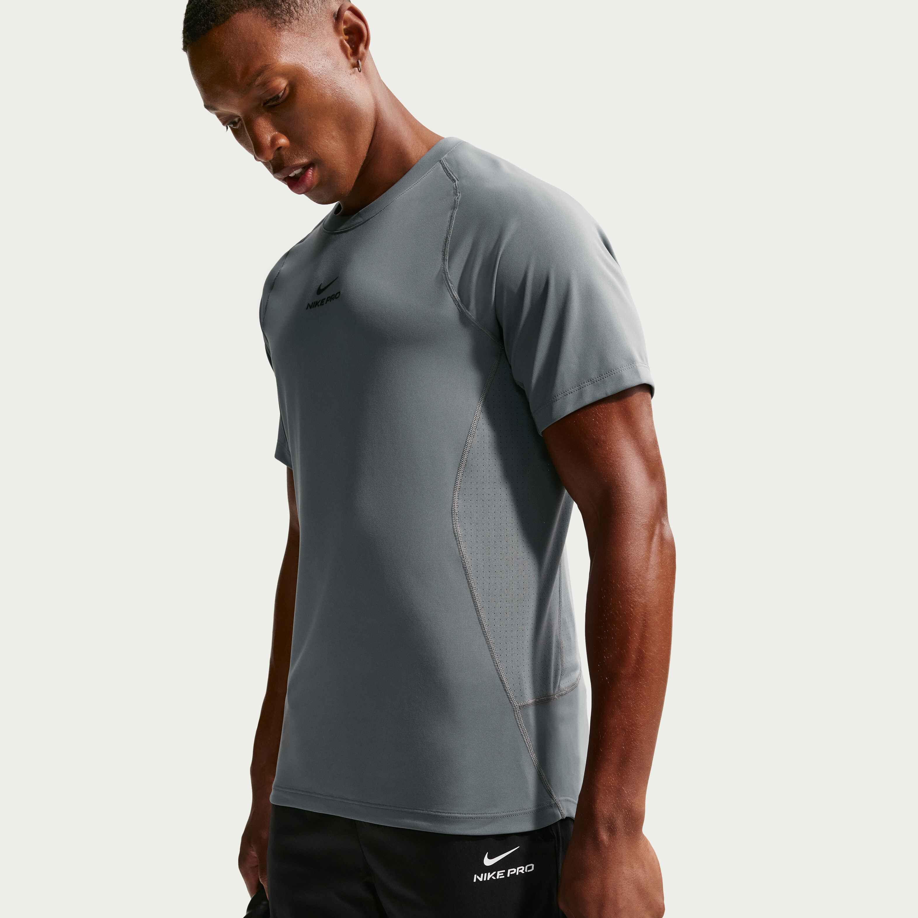 Nike Pro Training image number 2