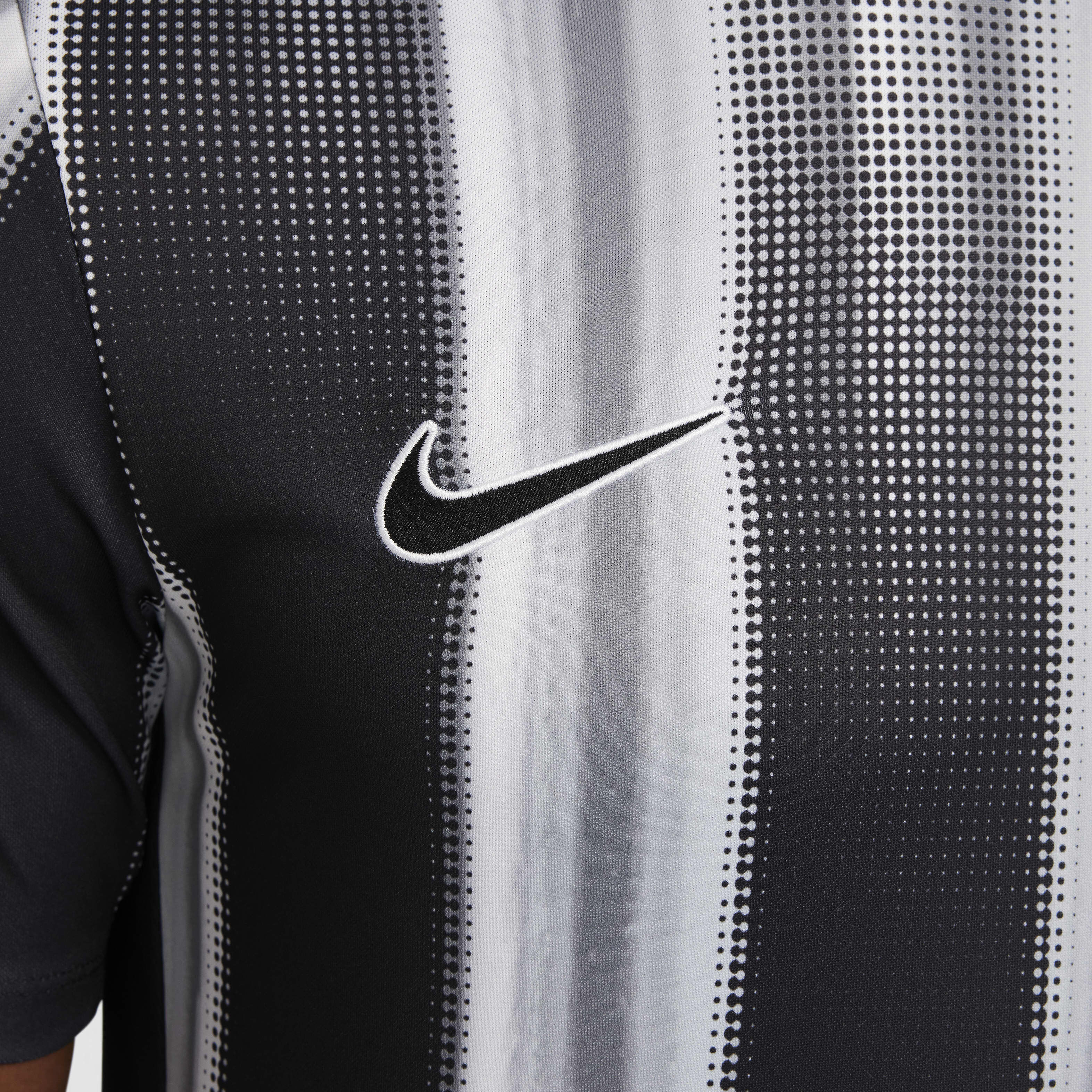 نايكي أكاديمي image number 3