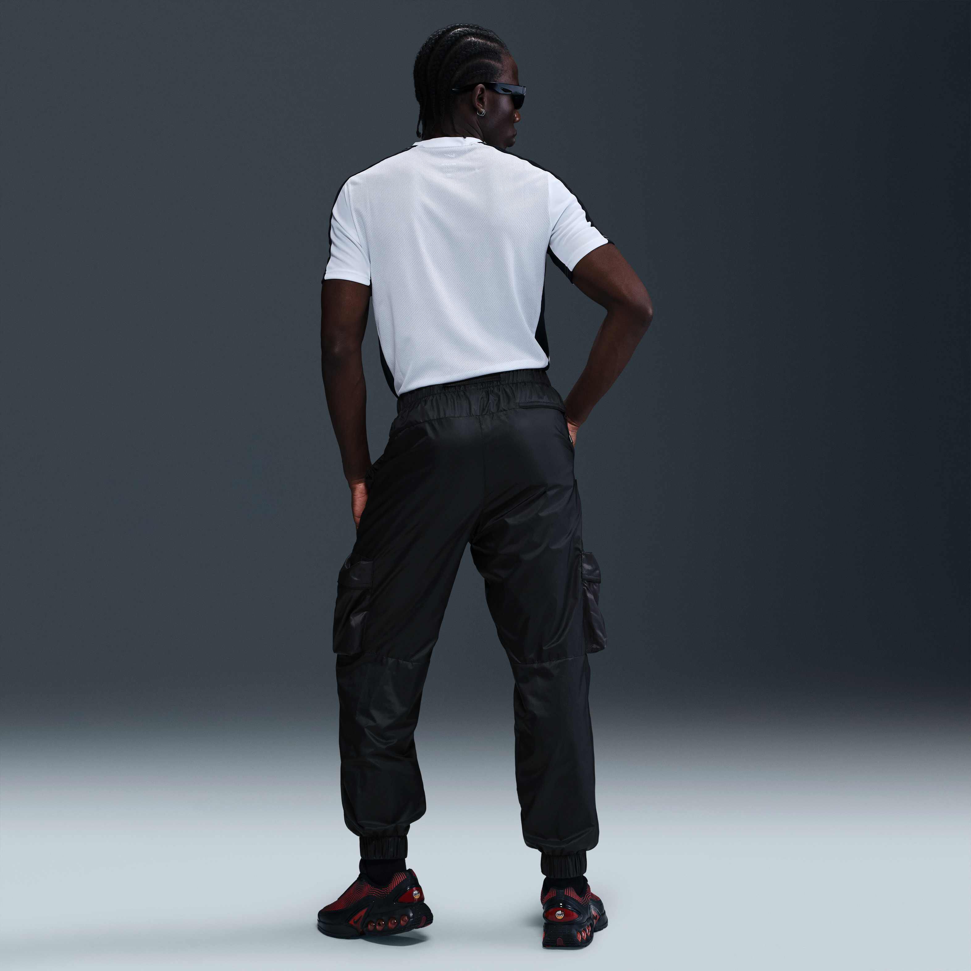 Liverpool F.C. Tech Special Edition image number 3