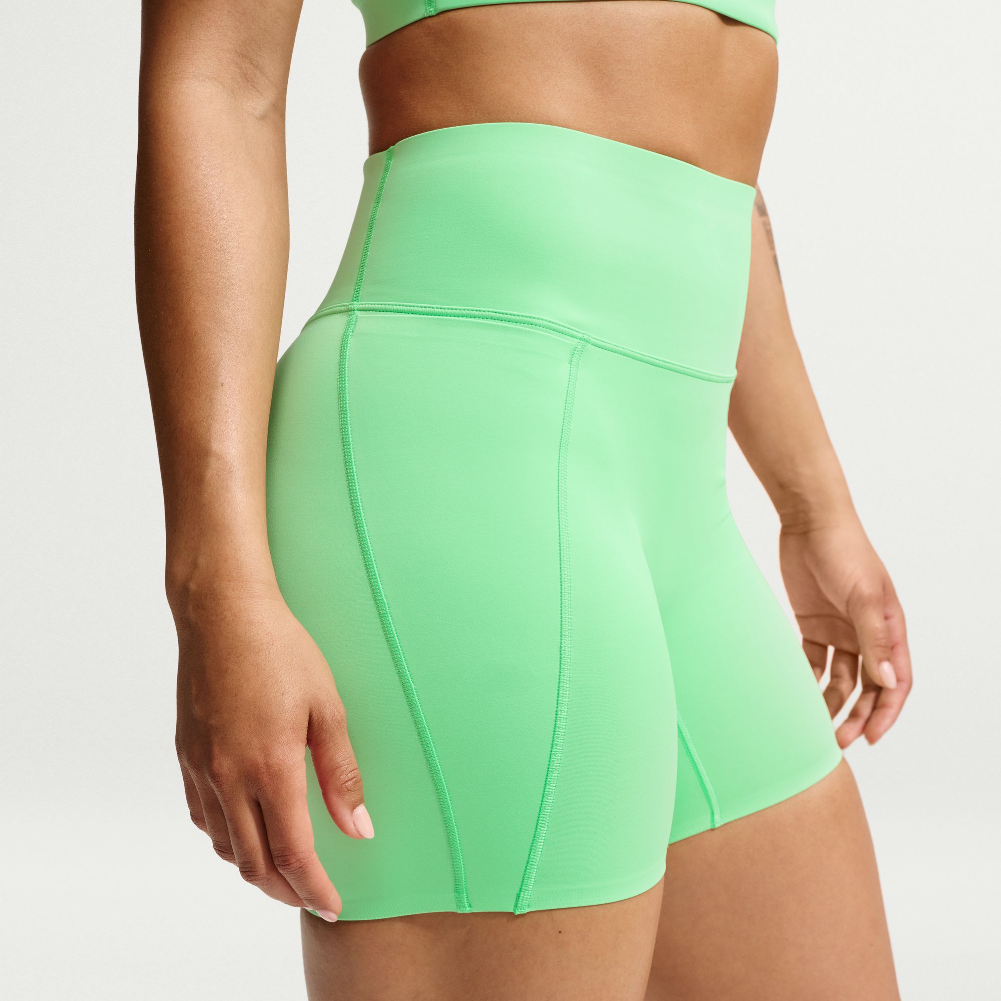 Nike Universa image number 7
