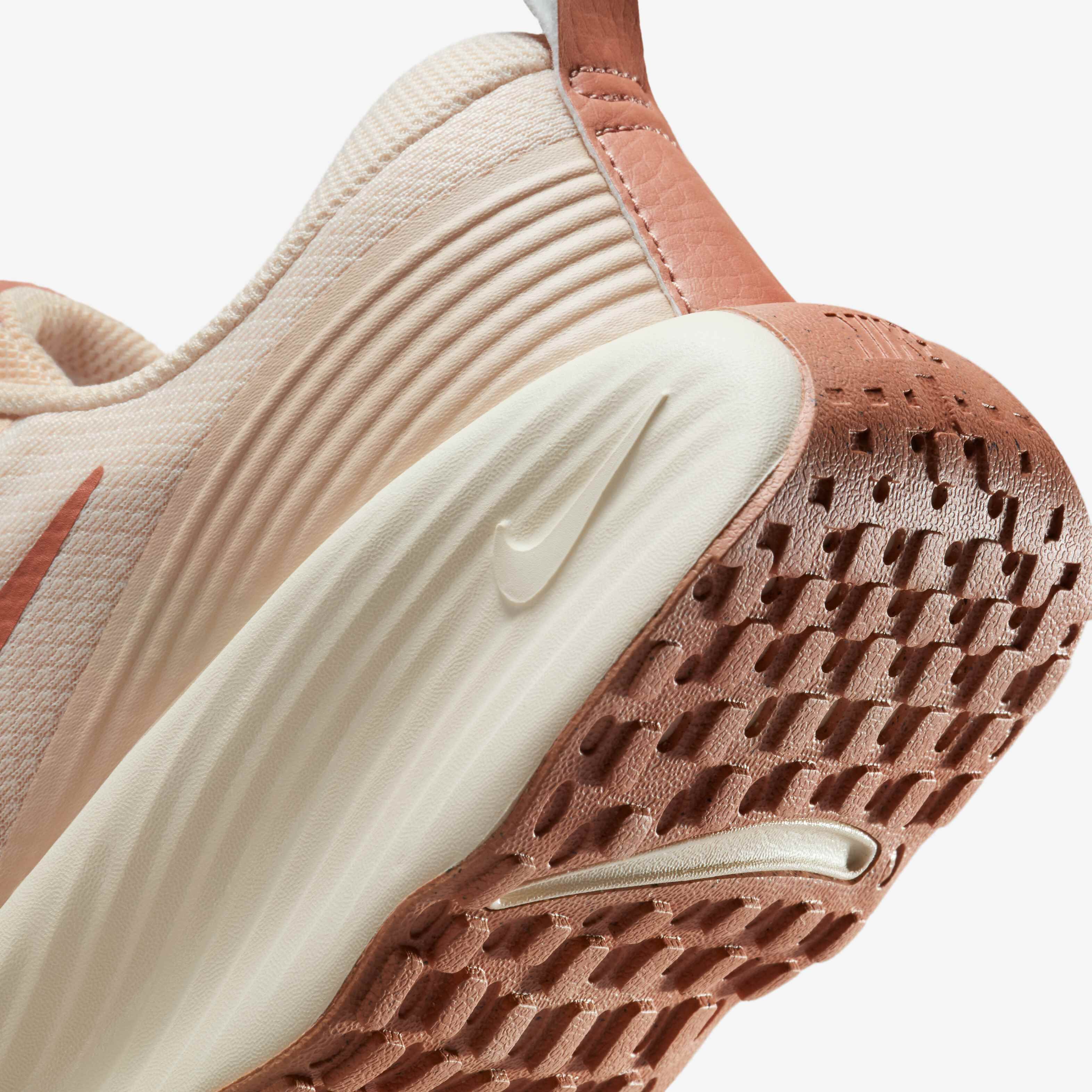 نايكي برومينا image number 7