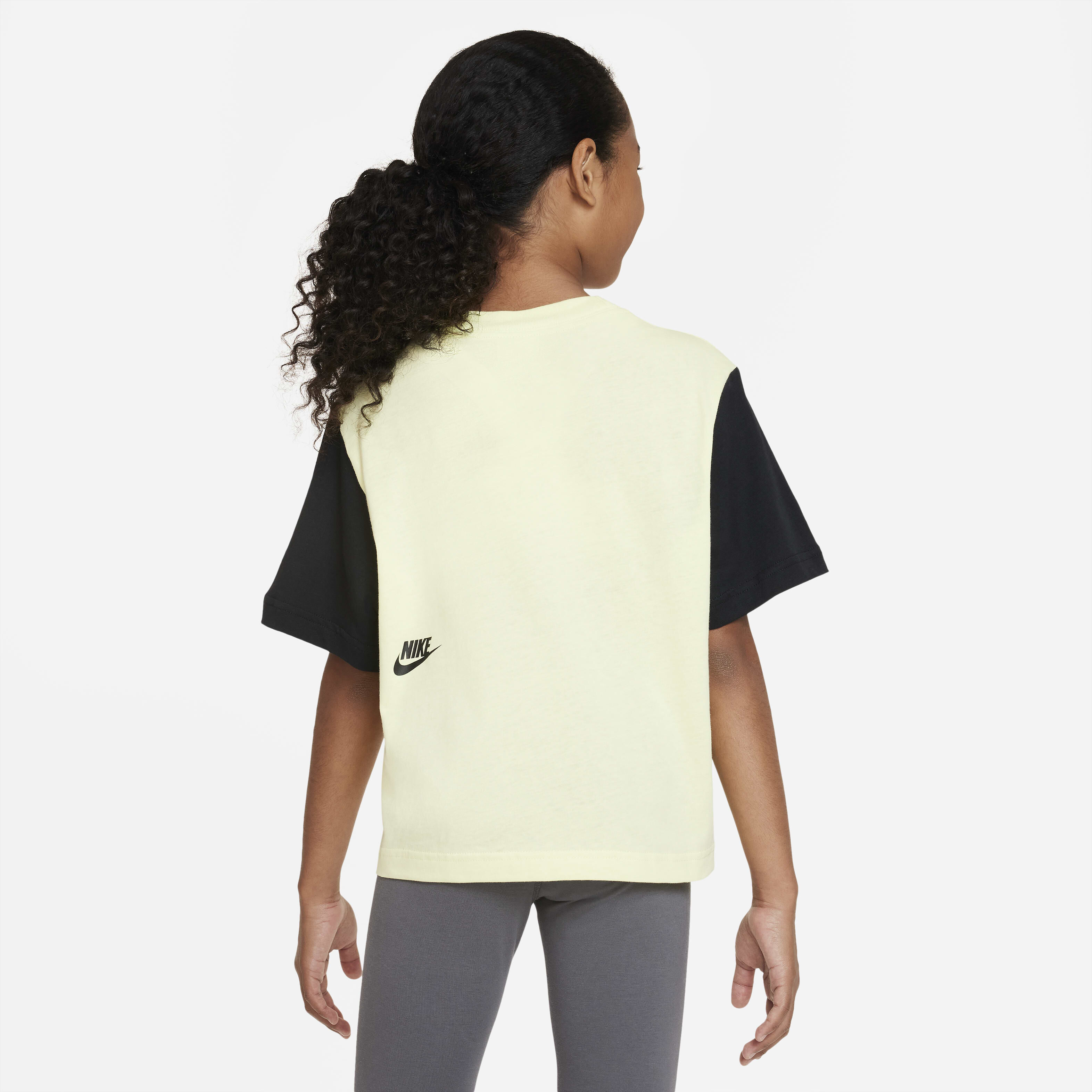 نايكي سبورتسوير ايسنشال image number 1