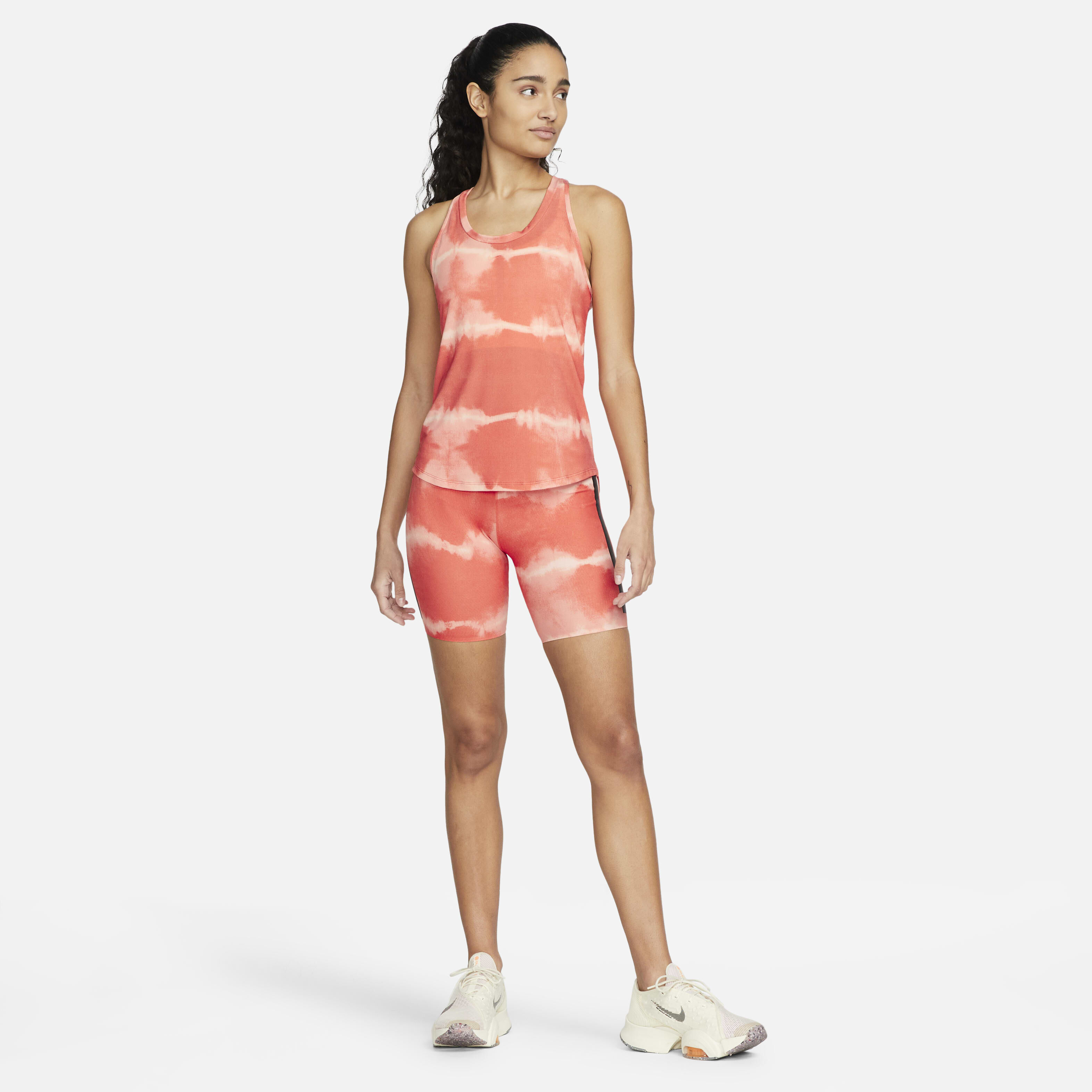 Nike Dri-FIT One Luxe image number 4