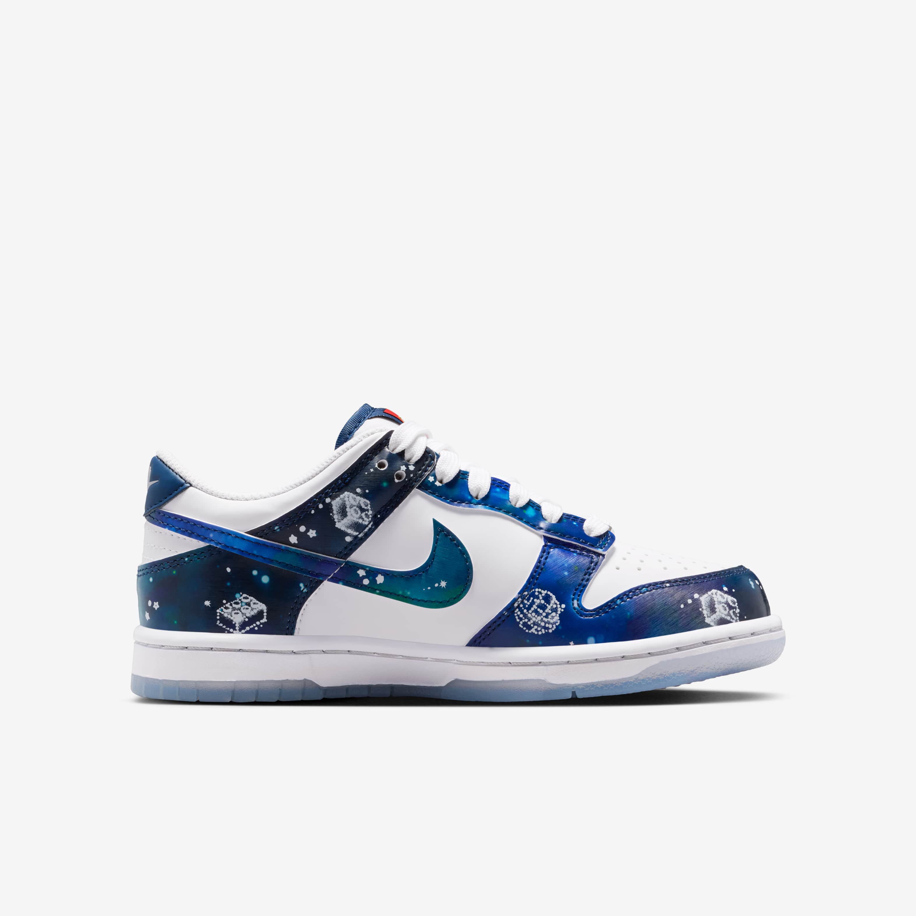 Nike Dunk Low x LEGO&reg; Collection image number 2